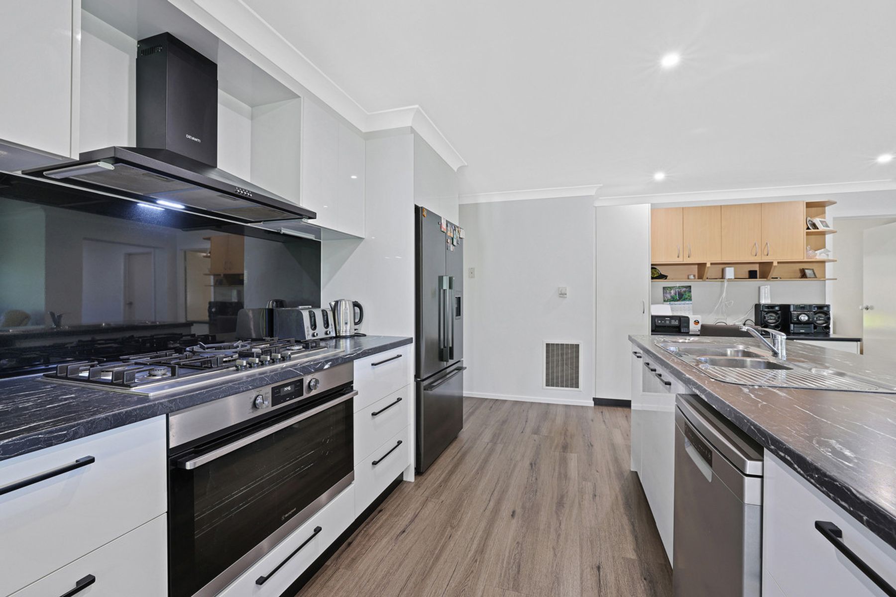 44 Munro Street, Warragul, VIC 3820, Warragul - Thumbnail 2