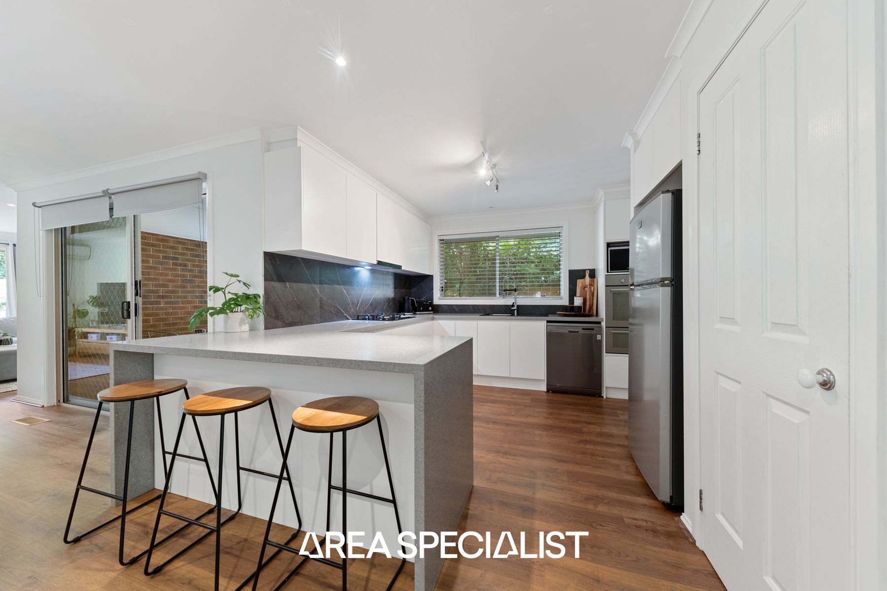 4 Banks Road, Pakenham, VIC 3810, Pakenham - Thumbnail 3