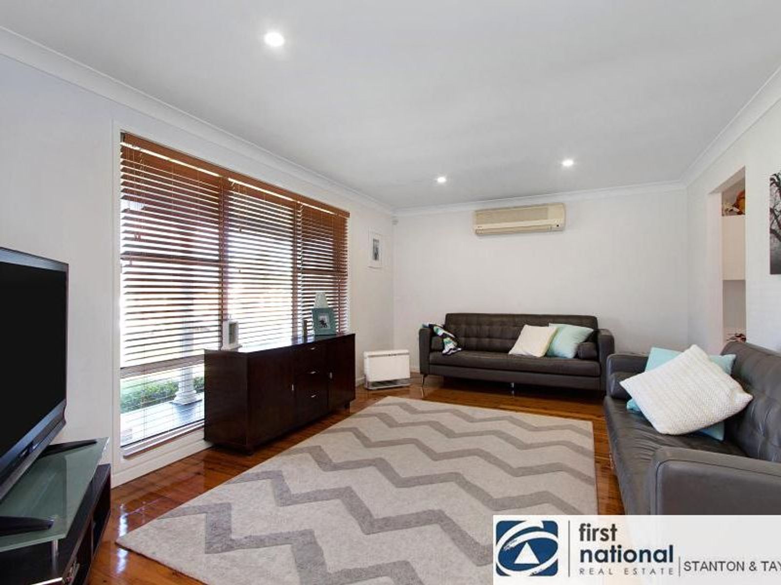 24 Lindsay Crescent, South Penrith - Thumbnail 6