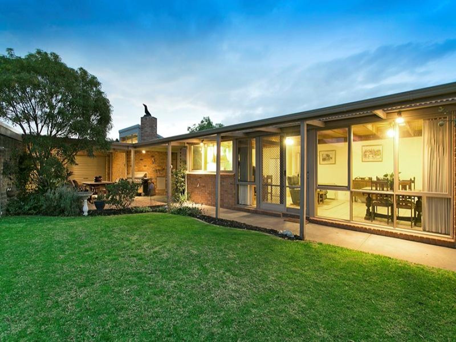 11 Oriflamme Court, Aspendale Gardens, VIC 3195, Aspendale Gardens - Thumbnail 2
