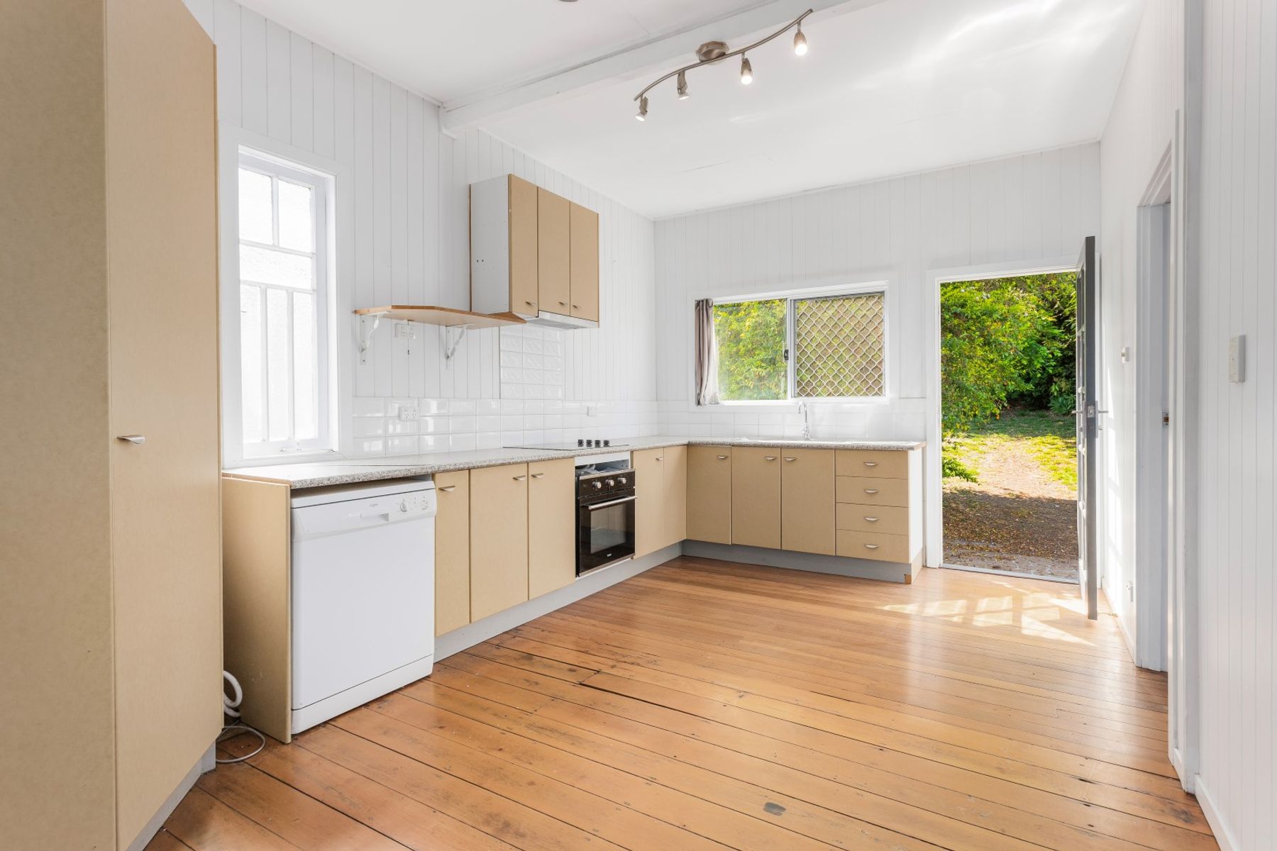 22 Thorn Street, Ipswich, QLD 4305, Ipswich - Thumbnail 5