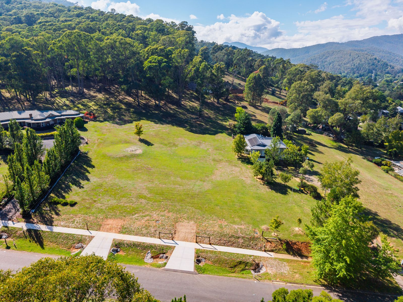 30 Mount Porepunkah Road, Bright VIC 3741, Bright - Thumbnail 2