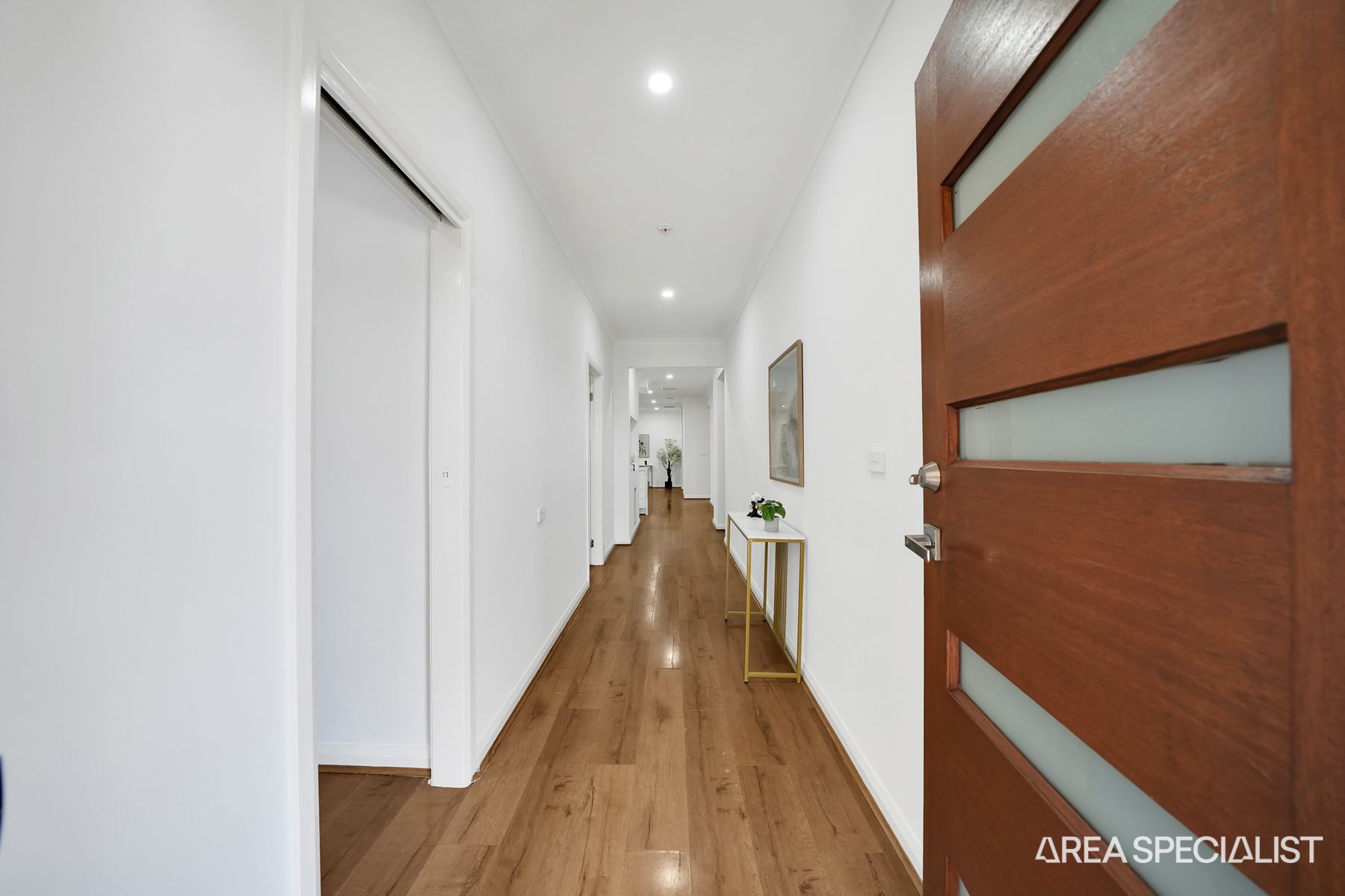 16 Grampians Avenue, Werribee, Werribee - Thumbnail 3