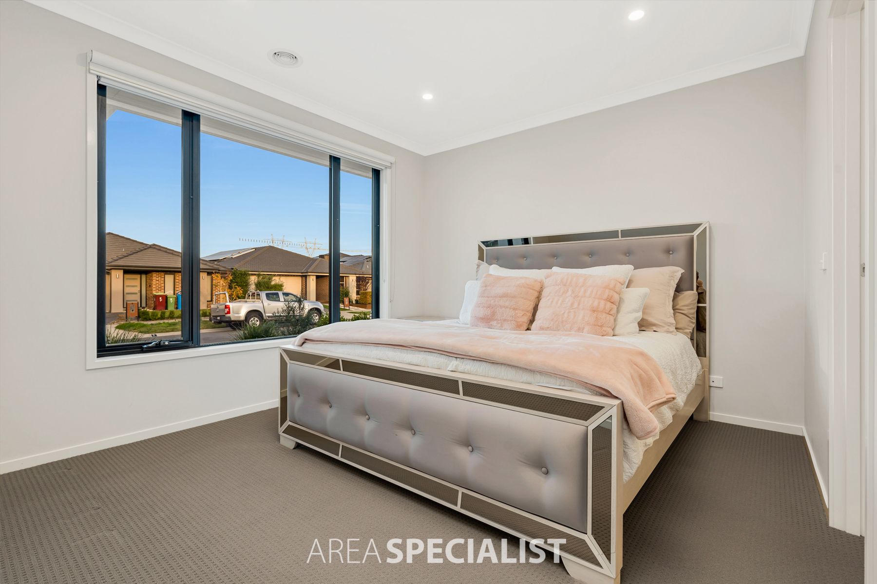 8 Hekela Street, Clyde North, VIC 3978, Clyde North - Thumbnail 8