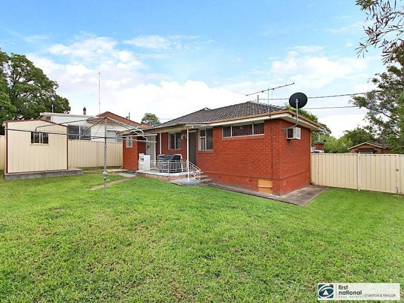 4 Elizabeth Crescent, Kingswood - Thumbnail 4