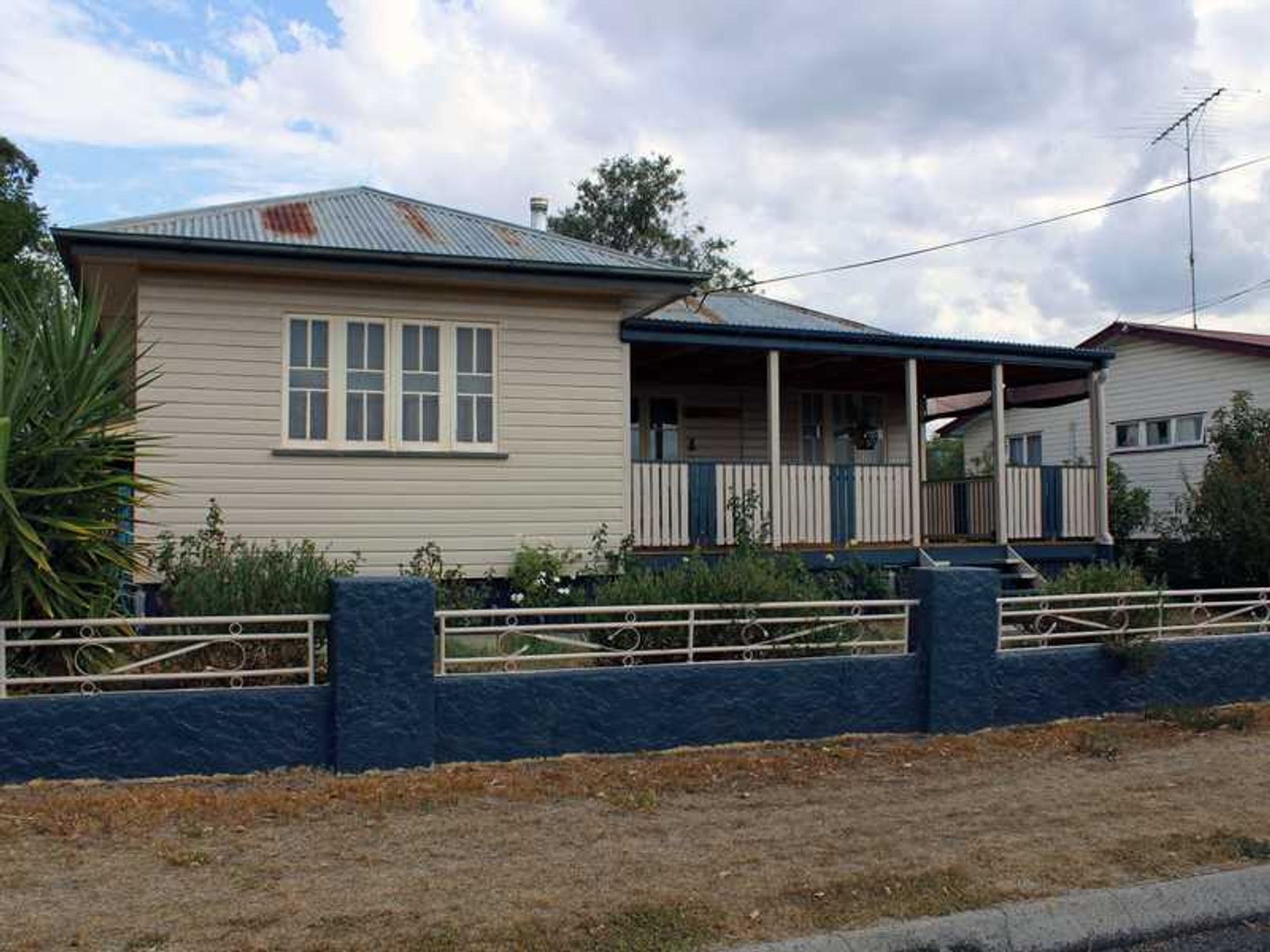 2 Mogridge Street, Warwick - Thumbnail 4