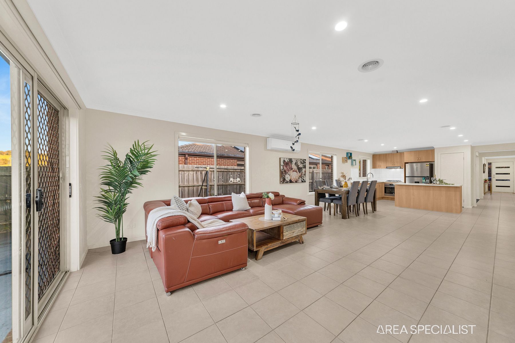 47 MELISSA WAY, Pakenham, VIC 3810, Pakenham - Thumbnail 4