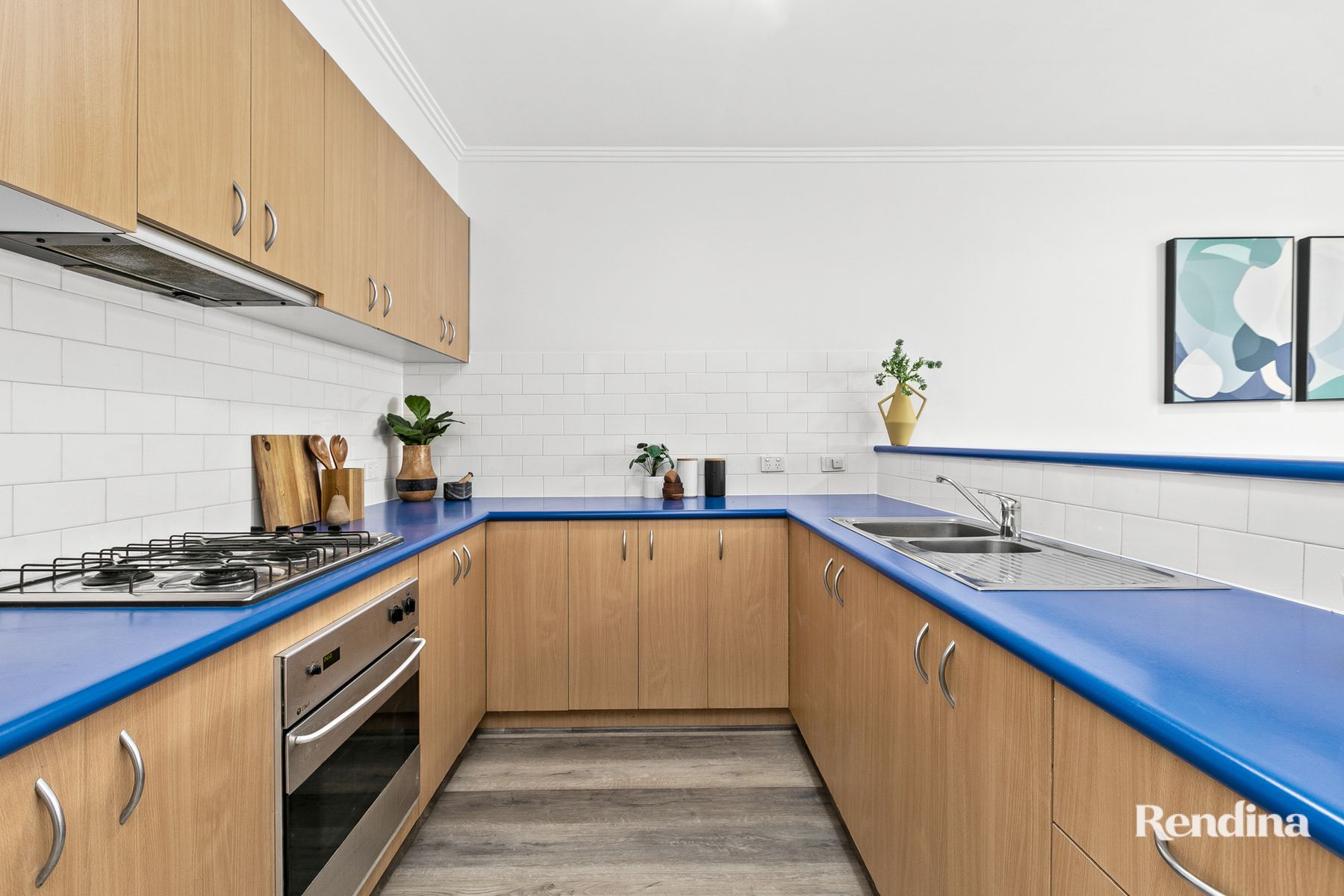 101 The Crescent, Kensington - Thumbnail 3