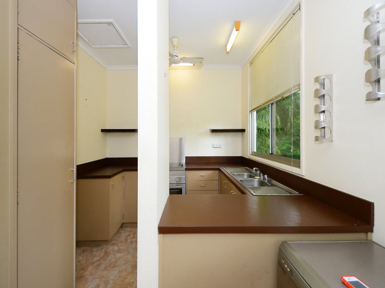 38 Mahogany Crescent, Karama NT 0812, Karama - Thumbnail 3