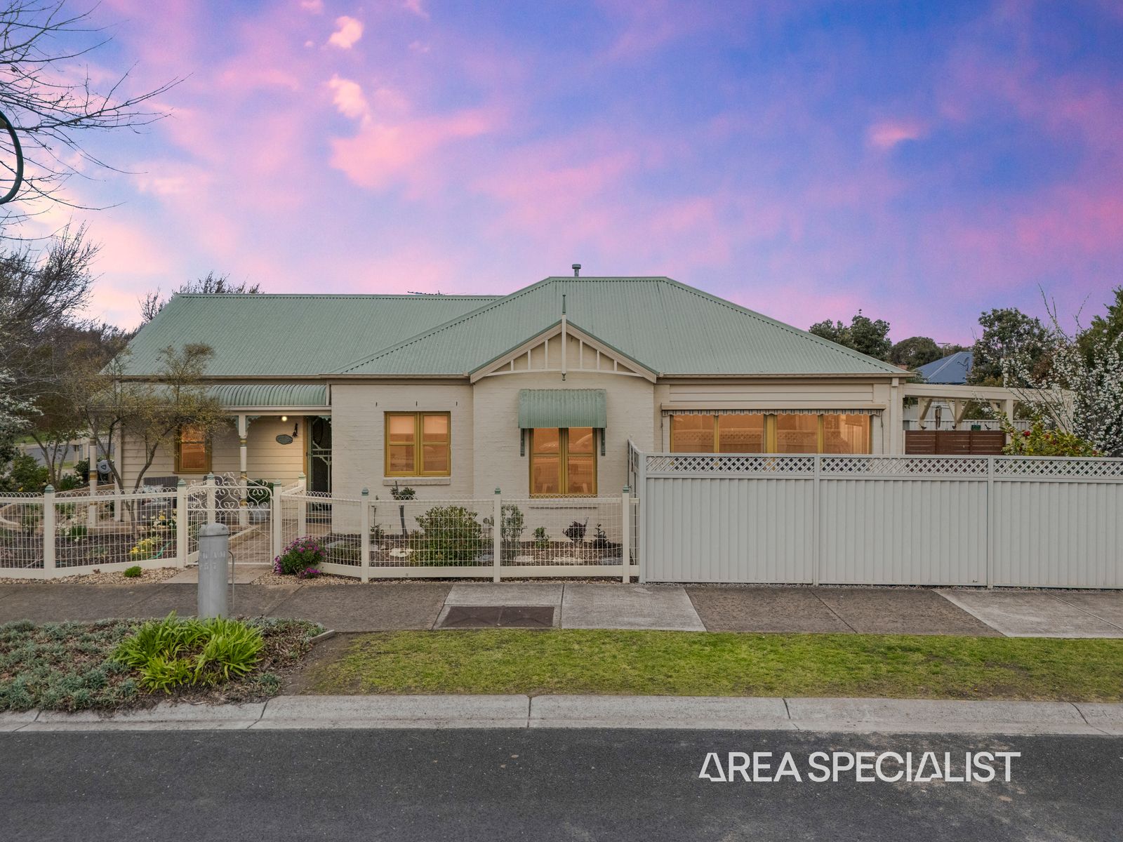 2 Howqua Place, Pakenham, VIC 3810, Pakenham - Thumbnail 2