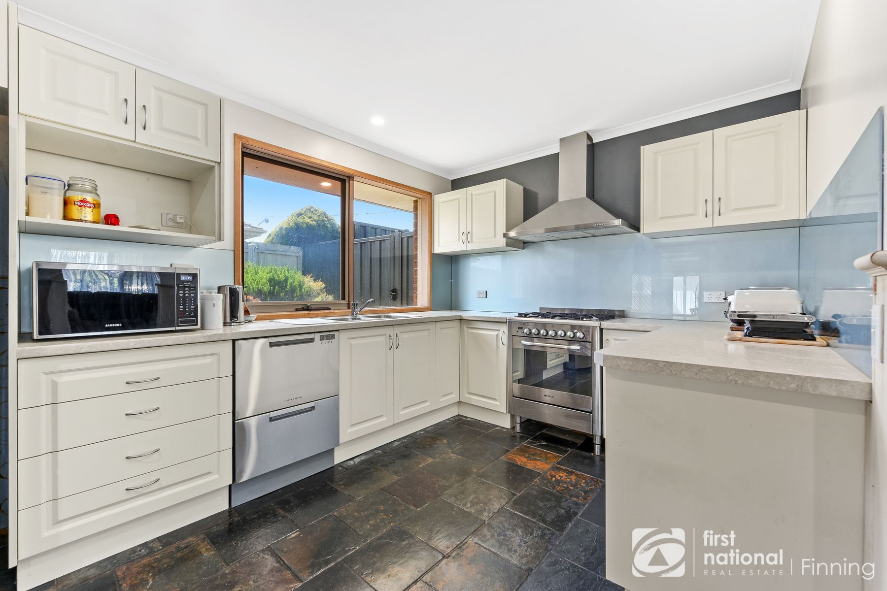 6 Chomley Street, Cranbourne VIC 3977, Cranbourne - Thumbnail 6