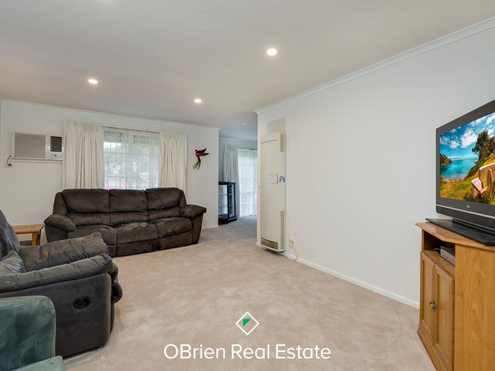 38 James Cook Drive, Endeavour Hills, VIC 3802, Endeavour Hills - Thumbnail 2