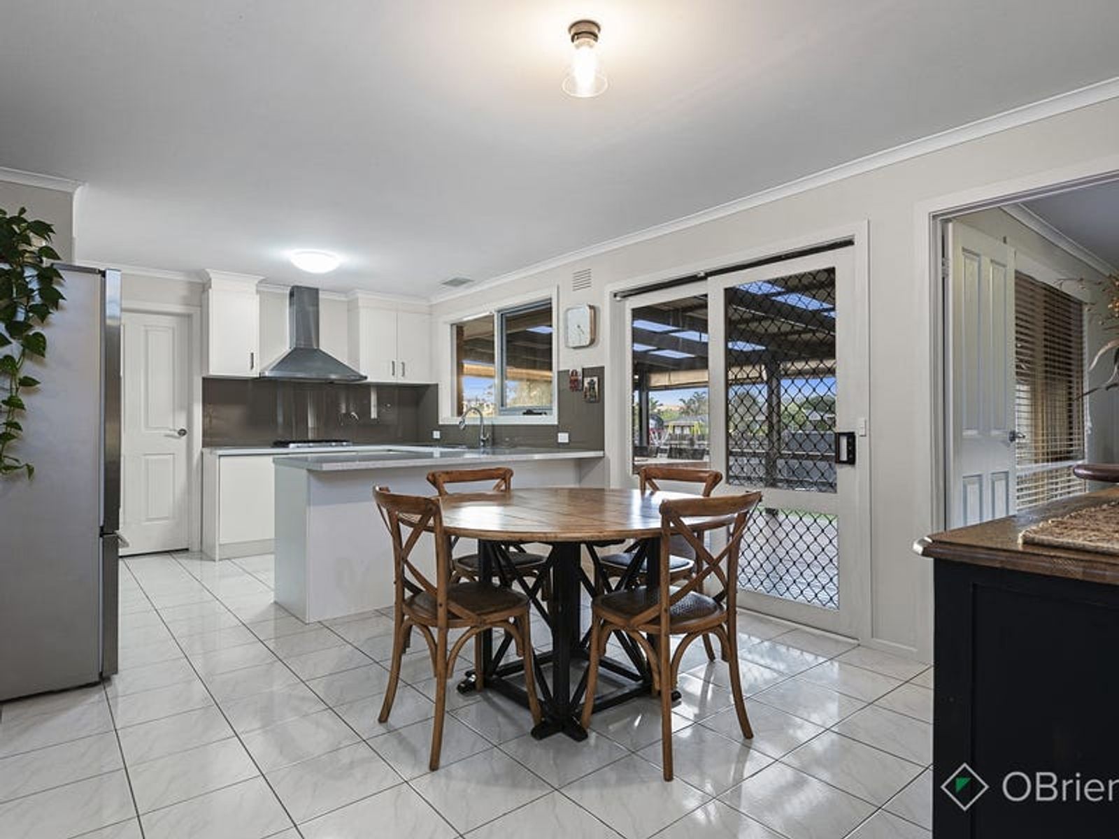 10 Newmill Close, Endeavour Hills, VIC 3802, Endeavour Hills - Thumbnail 4