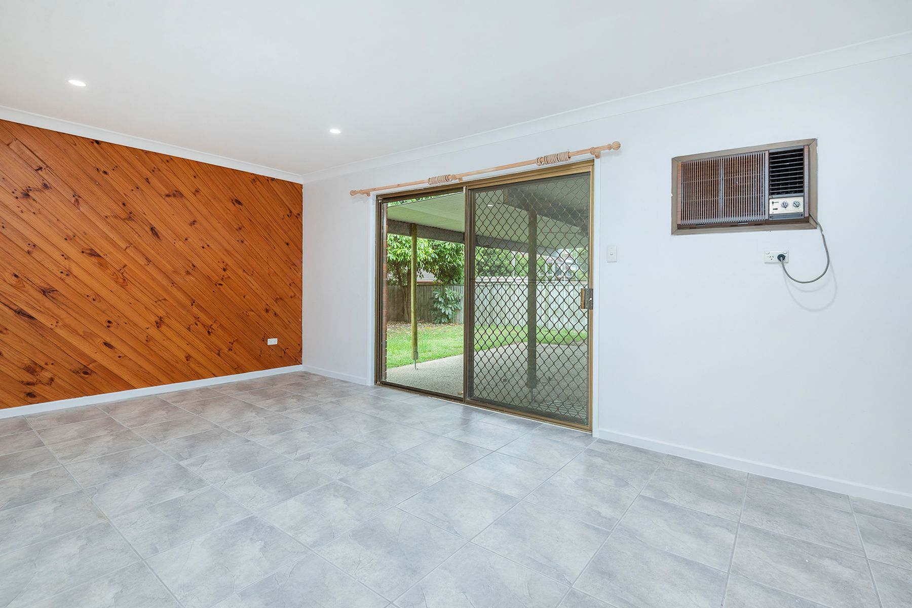 6 Shannon Street, Crestmead QLD 4132, Crestmead - Thumbnail 5