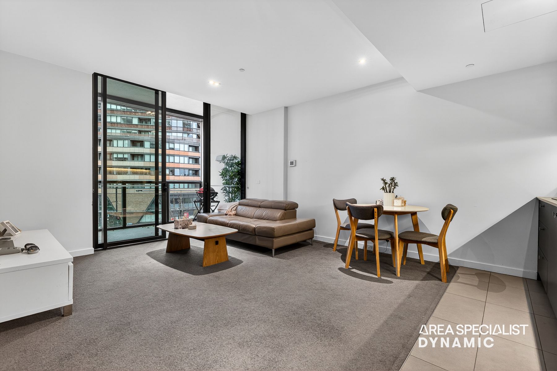 2E/9 Waterside Place, Docklands, Docklands - Thumbnail 8