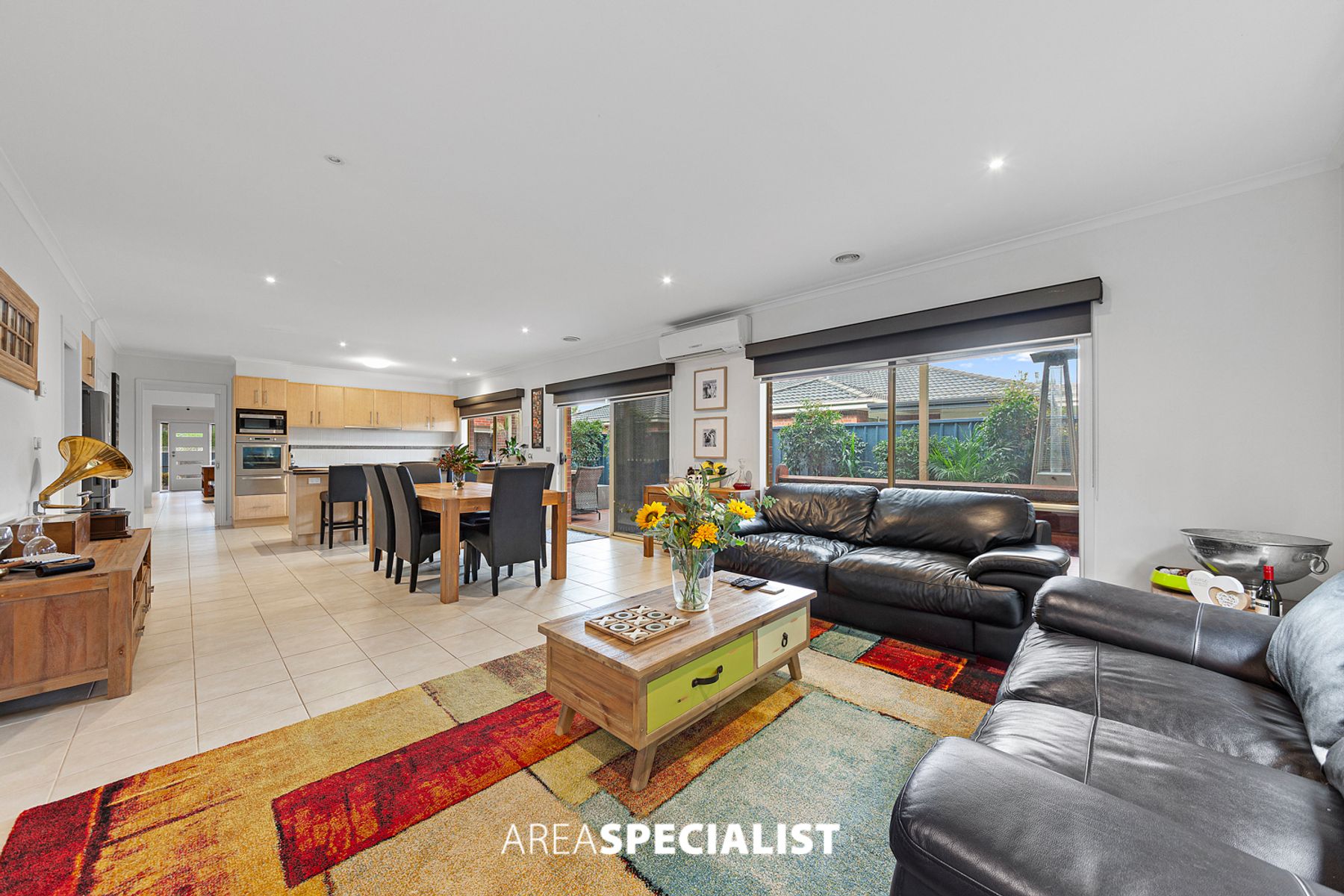 35 Scarlet Crescent, Pakenham, VIC 3810, Pakenham - Thumbnail 4
