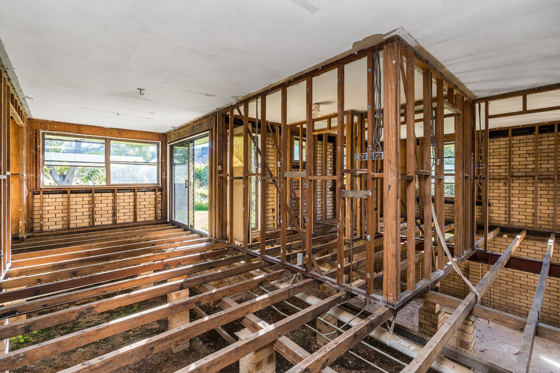 10 web or mls 41 north st
