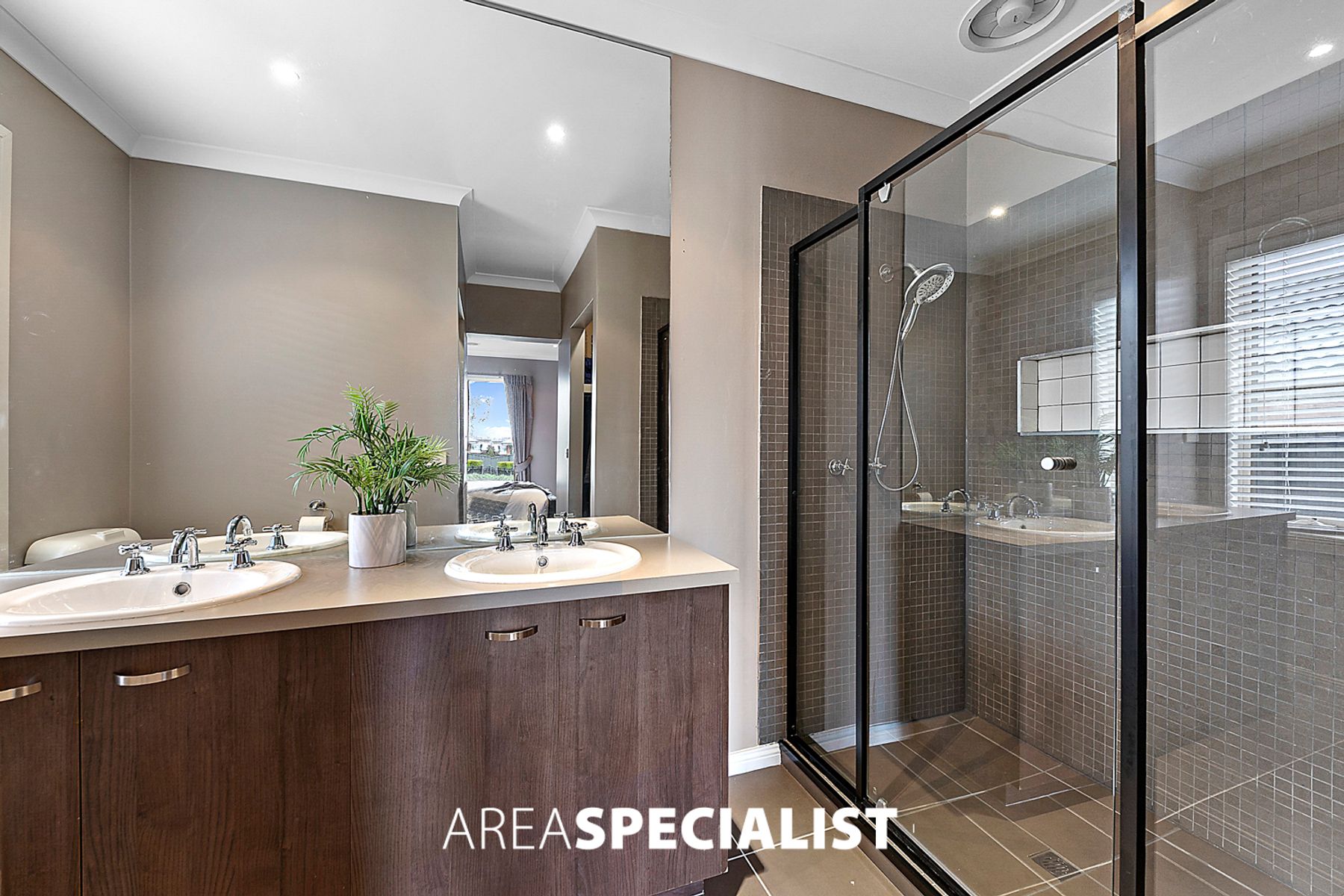 77 Leigh Drive, Pakenham, VIC 3810, Pakenham - Thumbnail 6