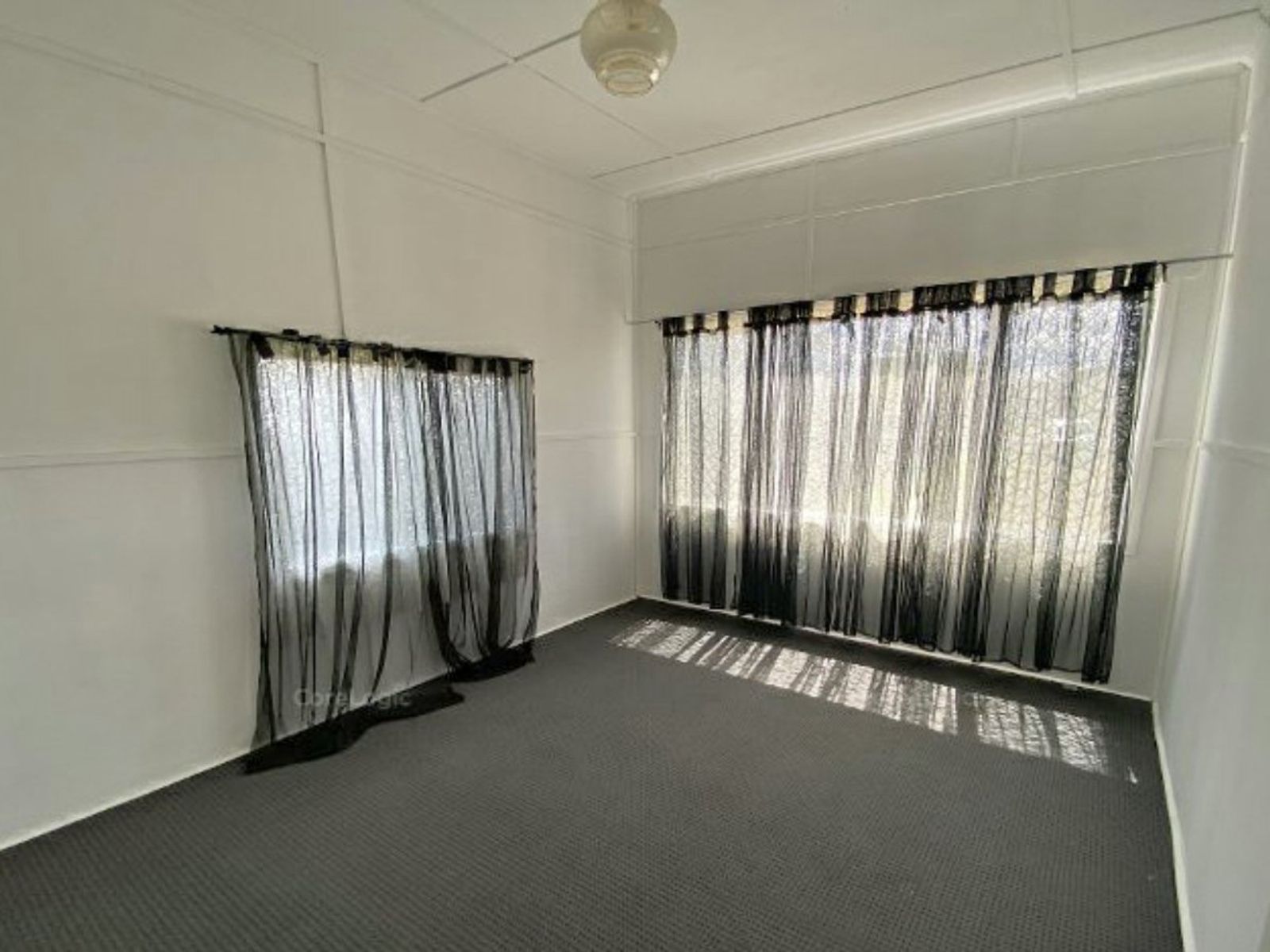 27 Percy Street, Warwick - Thumbnail 8