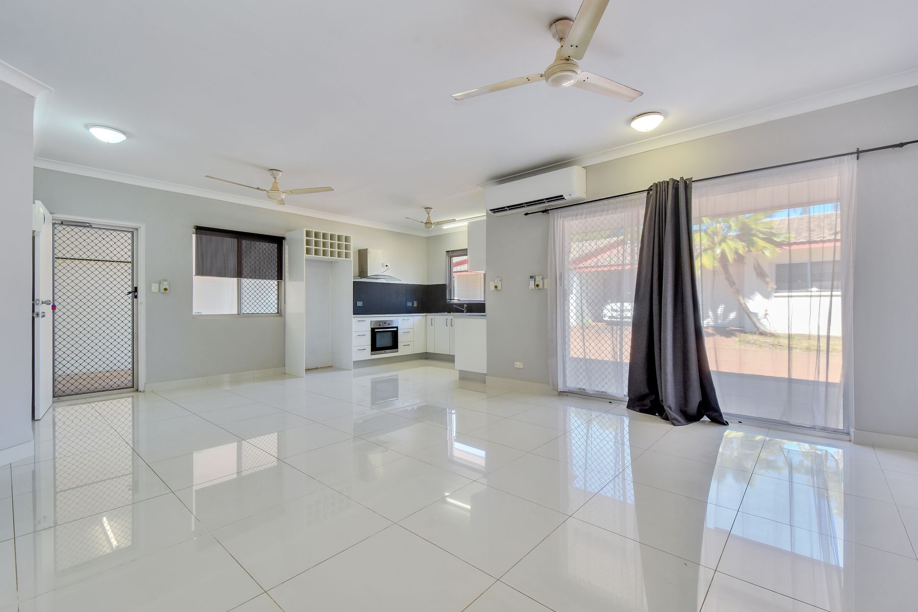 2/7 Livistona Road, Karama NT 0812, Karama - Thumbnail 2