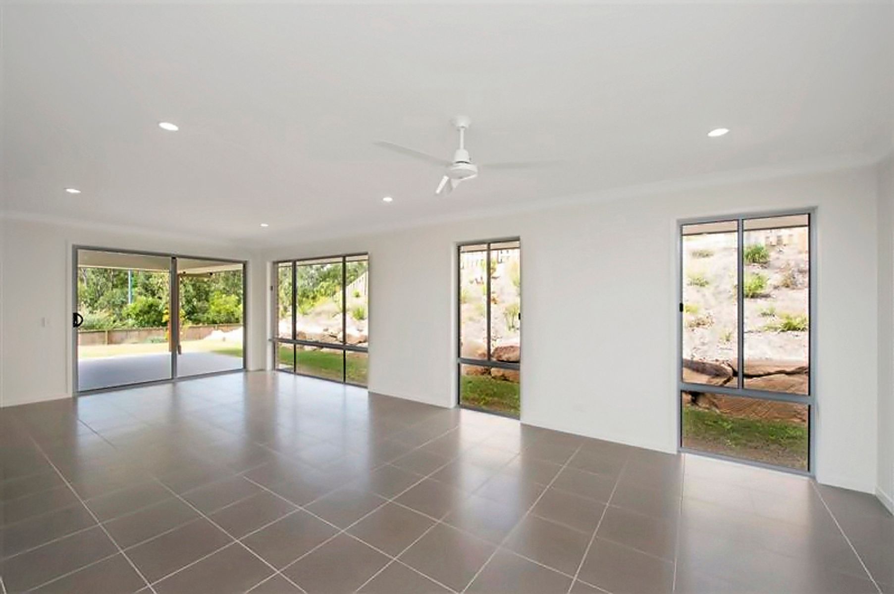 8 Carlsson Place, Kirkwood - Thumbnail 5