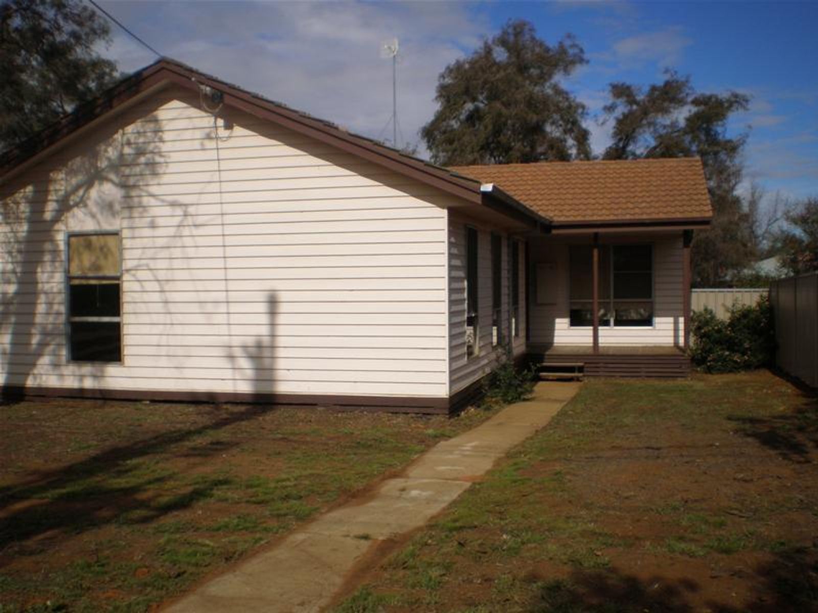 9 Namoi Avenue