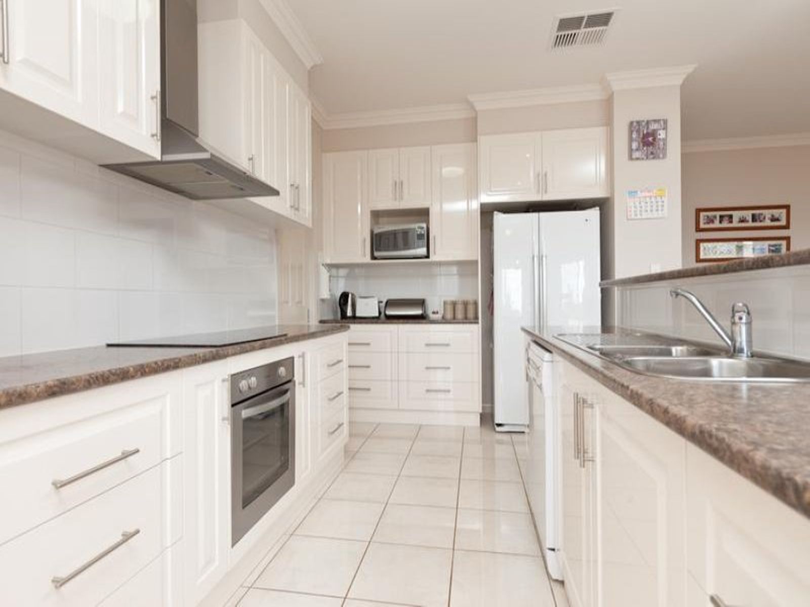8 Forrester Court, Nichols Point - Thumbnail 6
