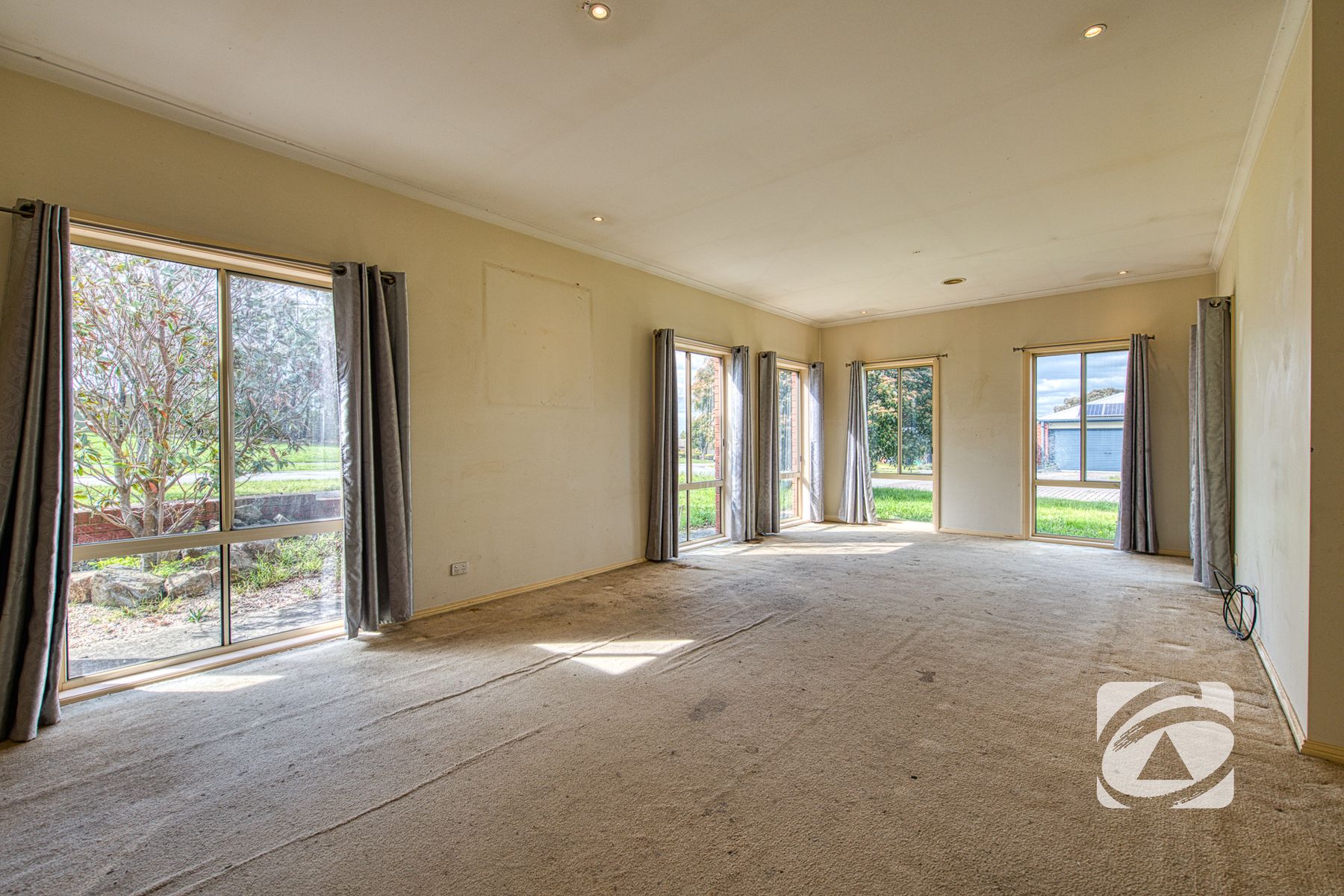 81 Earlsfield Drive, Berwick VIC 3806, Berwick - Thumbnail 2