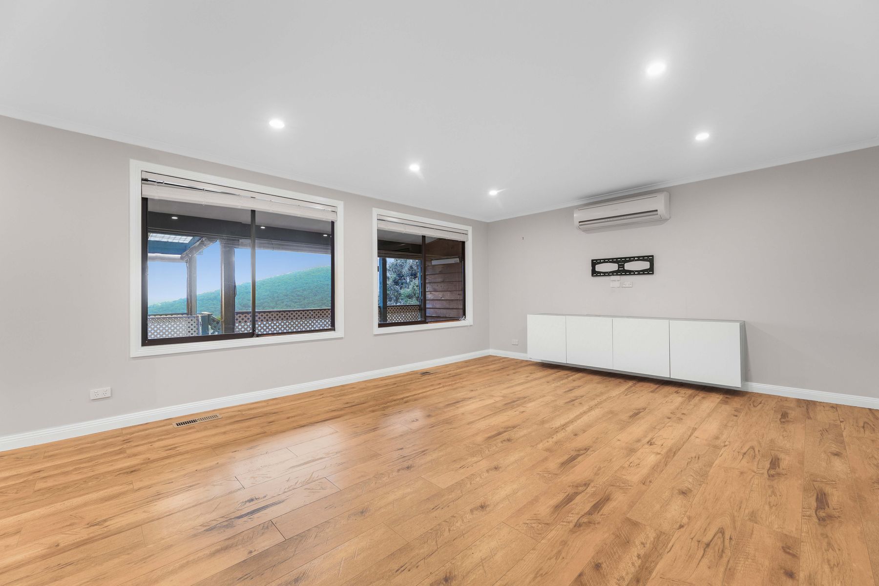 17 Jones Avenue, Upper Ferntree Gully, VIC 3156, Upper Ferntree Gully - Thumbnail 4