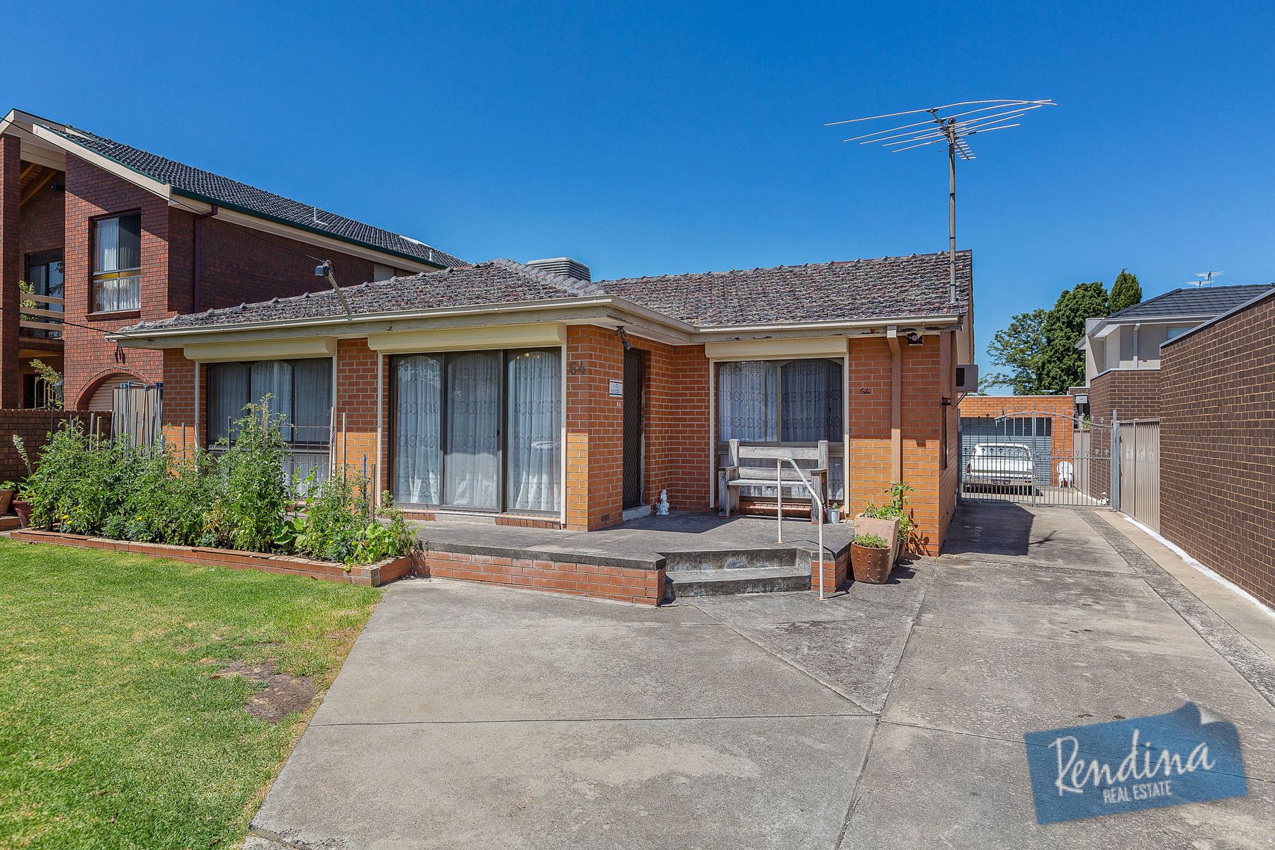 64 Austin Crescent, Pascoe Vale - Thumbnail 2