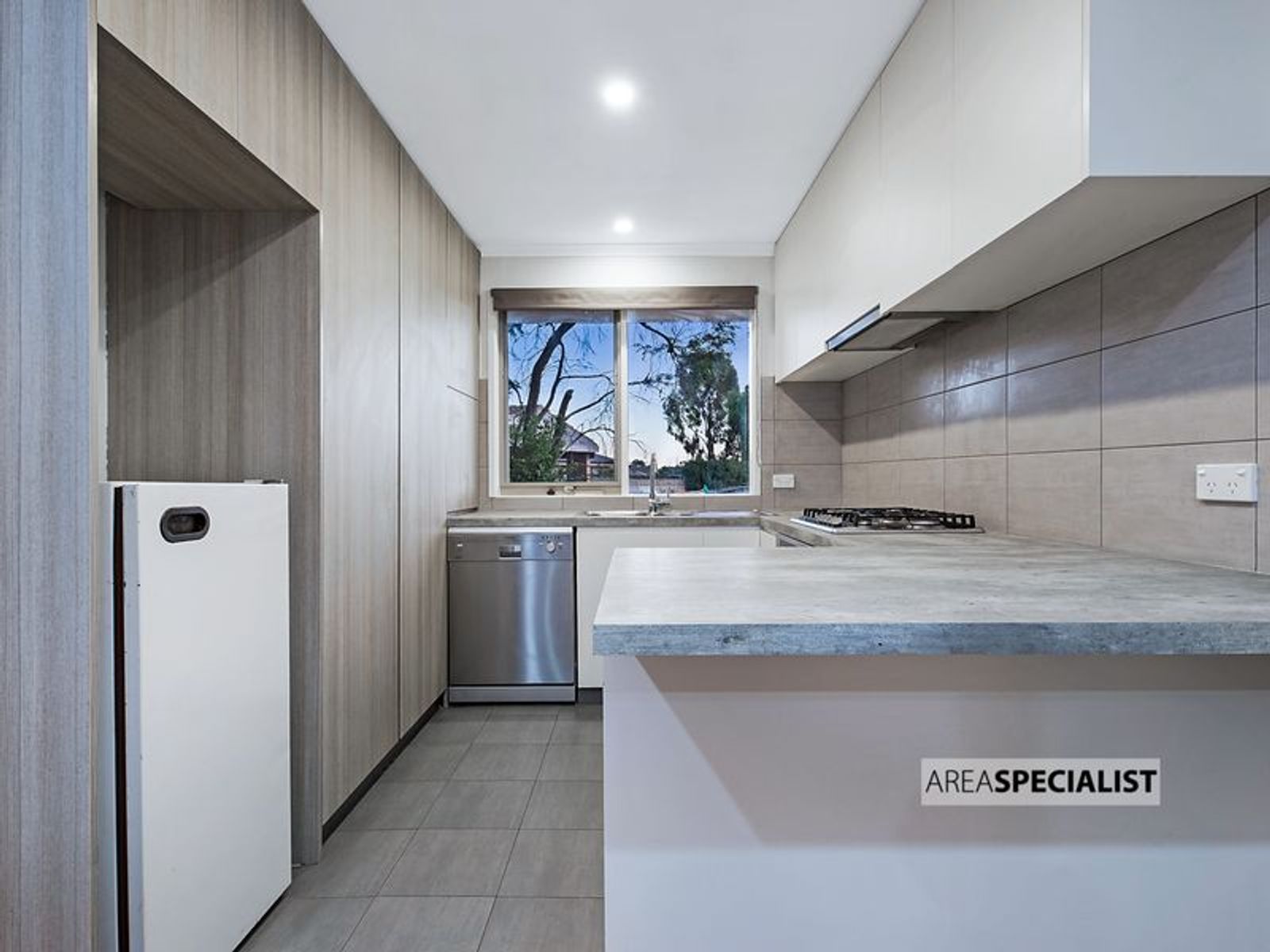 5 Lawrence Court, Cranbourne North, VIC 3977, Cranbourne North - Thumbnail 6