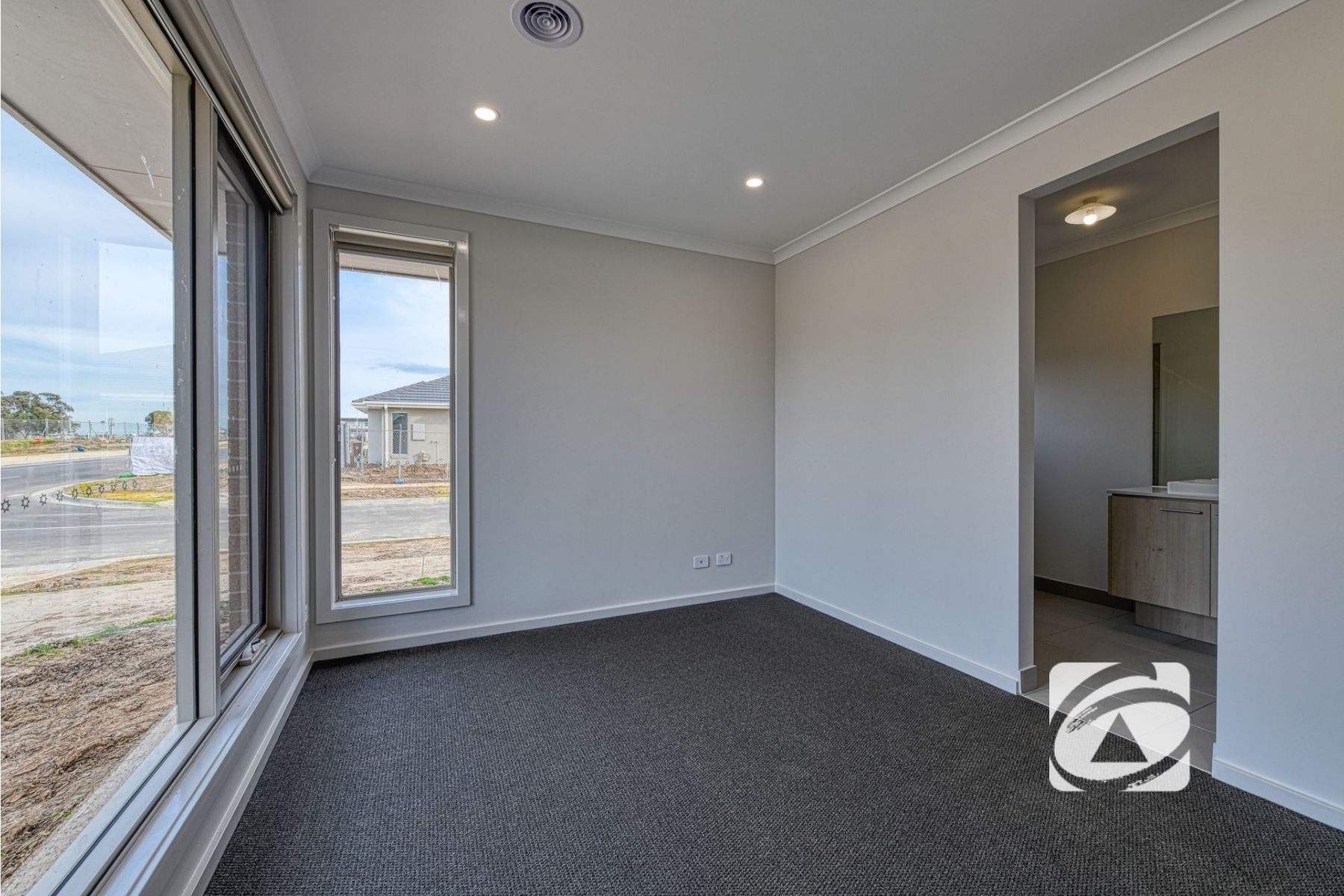 35 Carnmallum Drive, Clyde North VIC 3978, Clyde North - Thumbnail 6