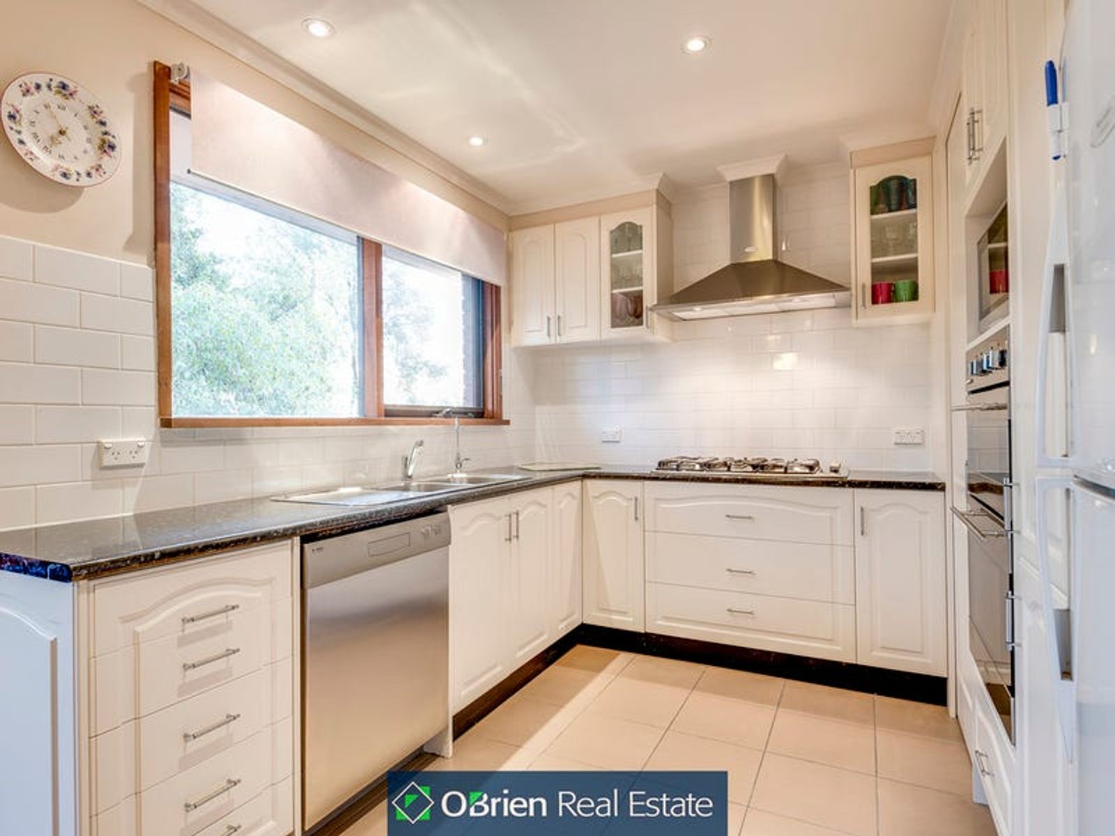 1 Peebles Street, Endeavour Hills, VIC 3802, Endeavour Hills - Thumbnail 2