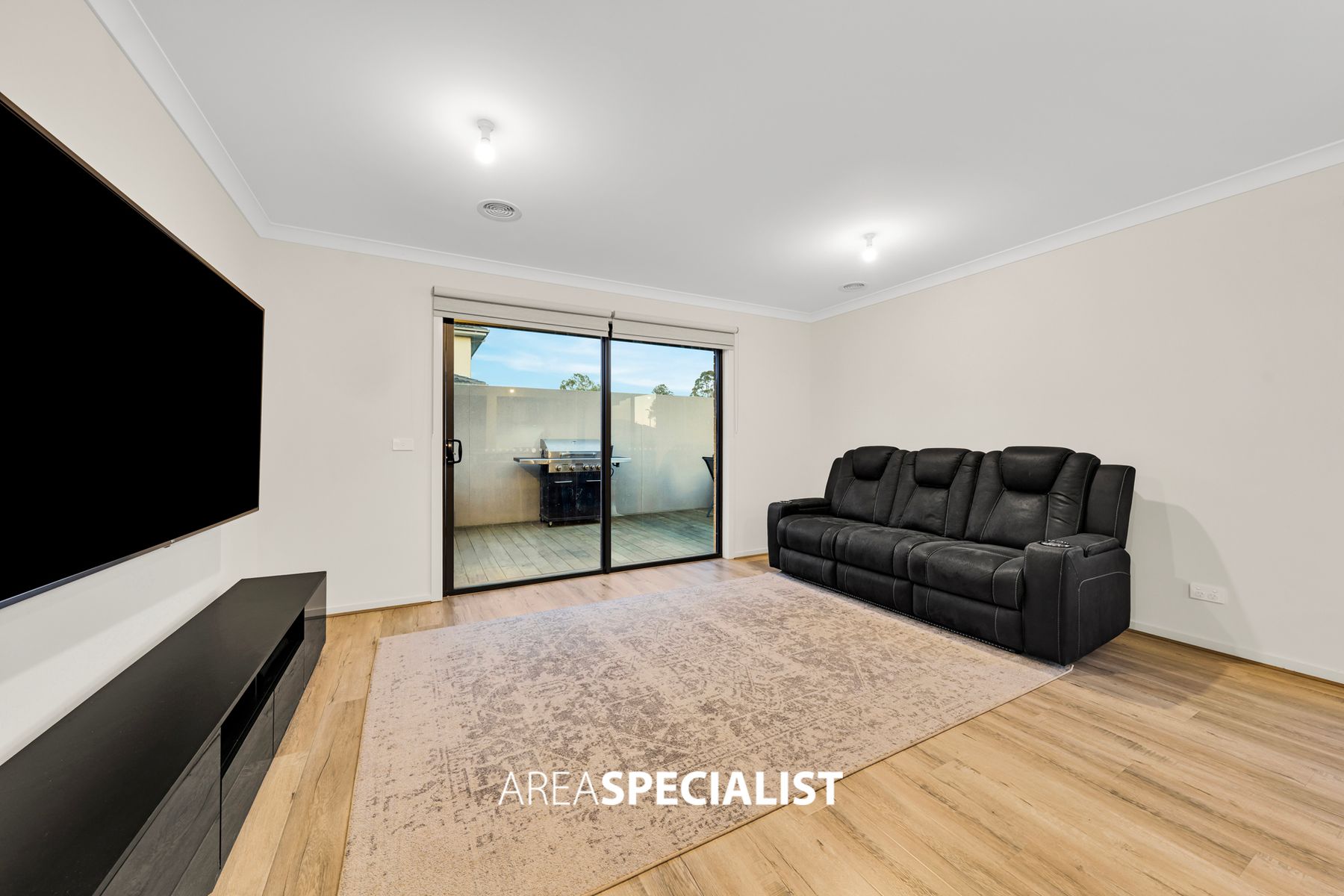 85 Sparrow Street, Cranbourne, VIC 3977, Cranbourne - Thumbnail 2