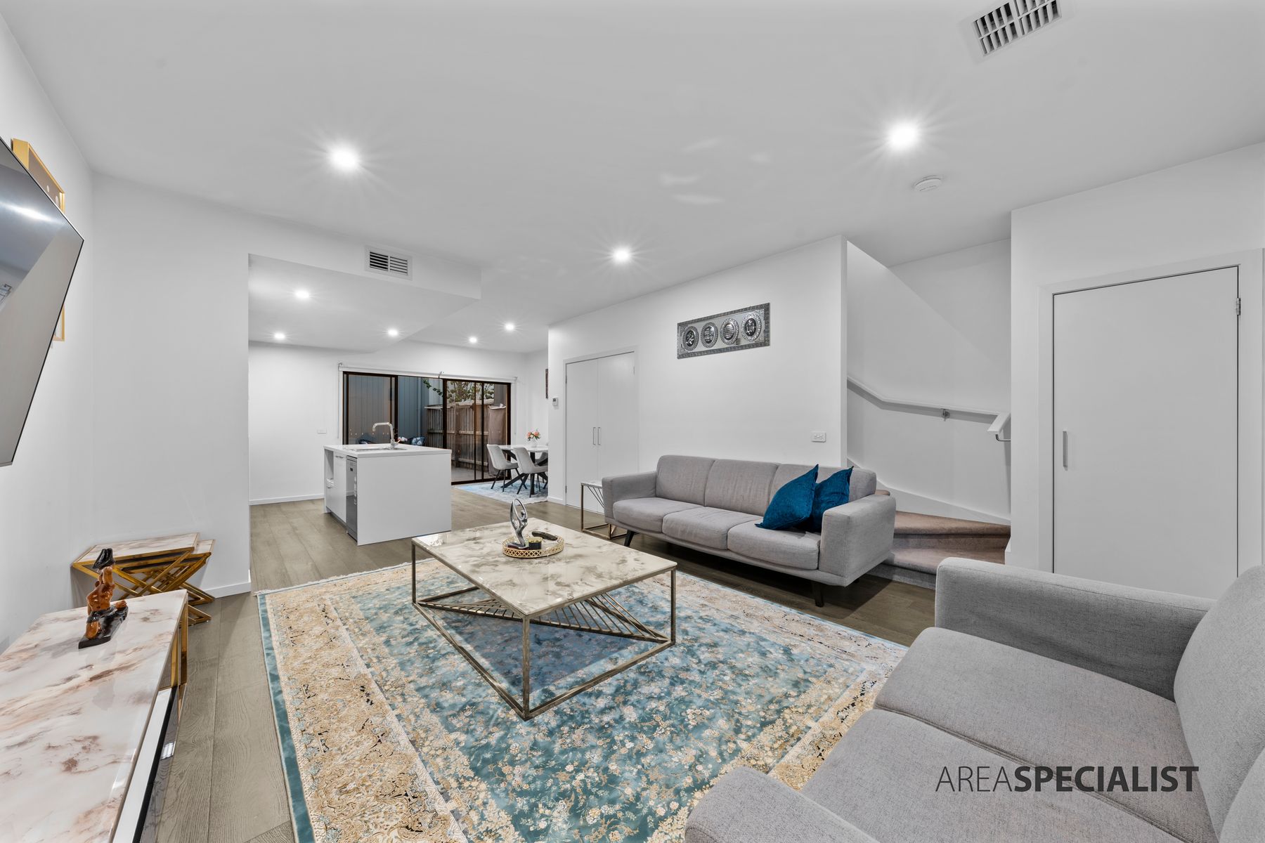 37 Villager Street, Cranbourne East, Cranbourne East - Thumbnail 3
