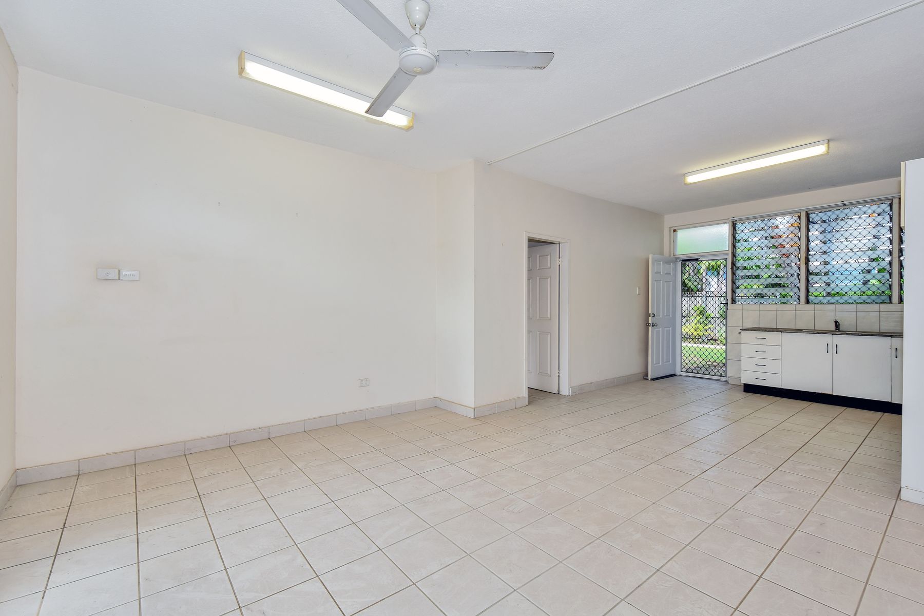 2/5 Hinkler Crescent, Fannie Bay NT 0820, Fannie Bay - Thumbnail 3