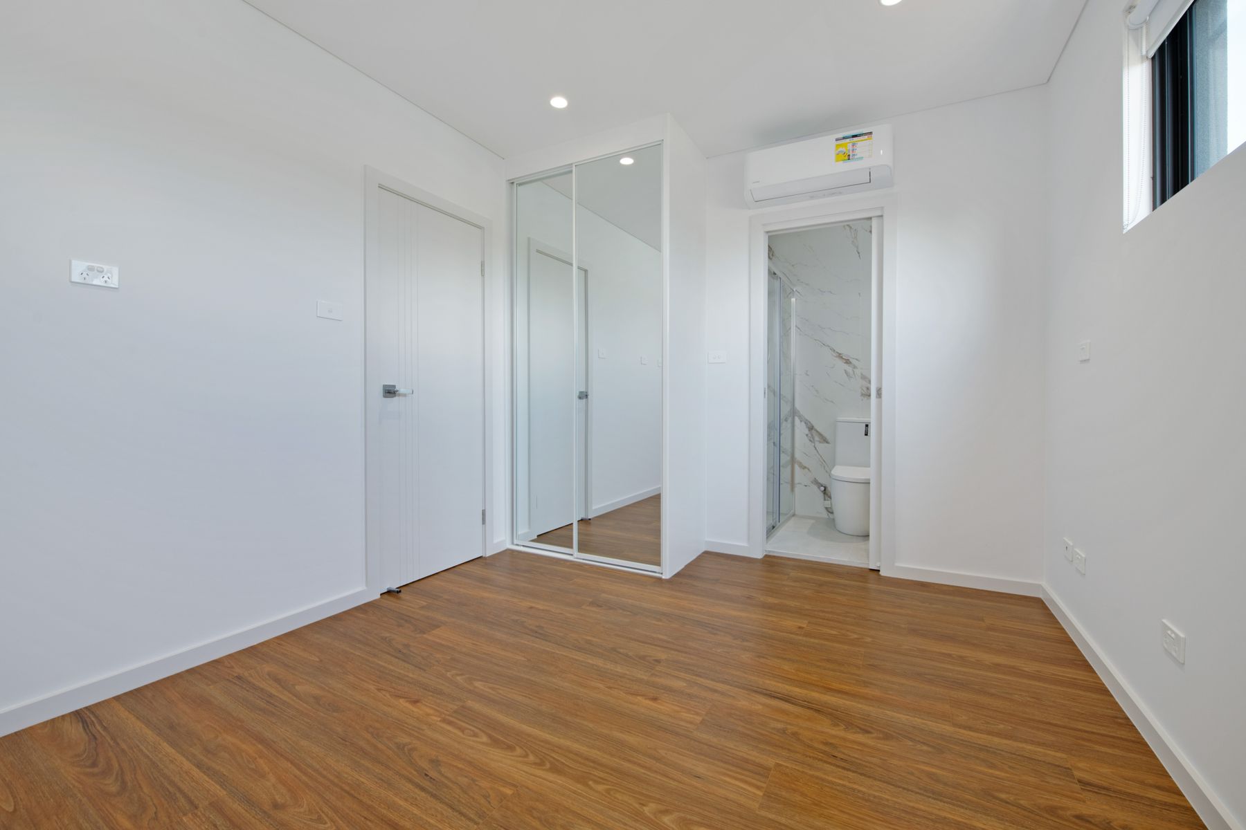 1/29 Lehn Rd, East Hills NSW 2213, East Hills - Thumbnail 4