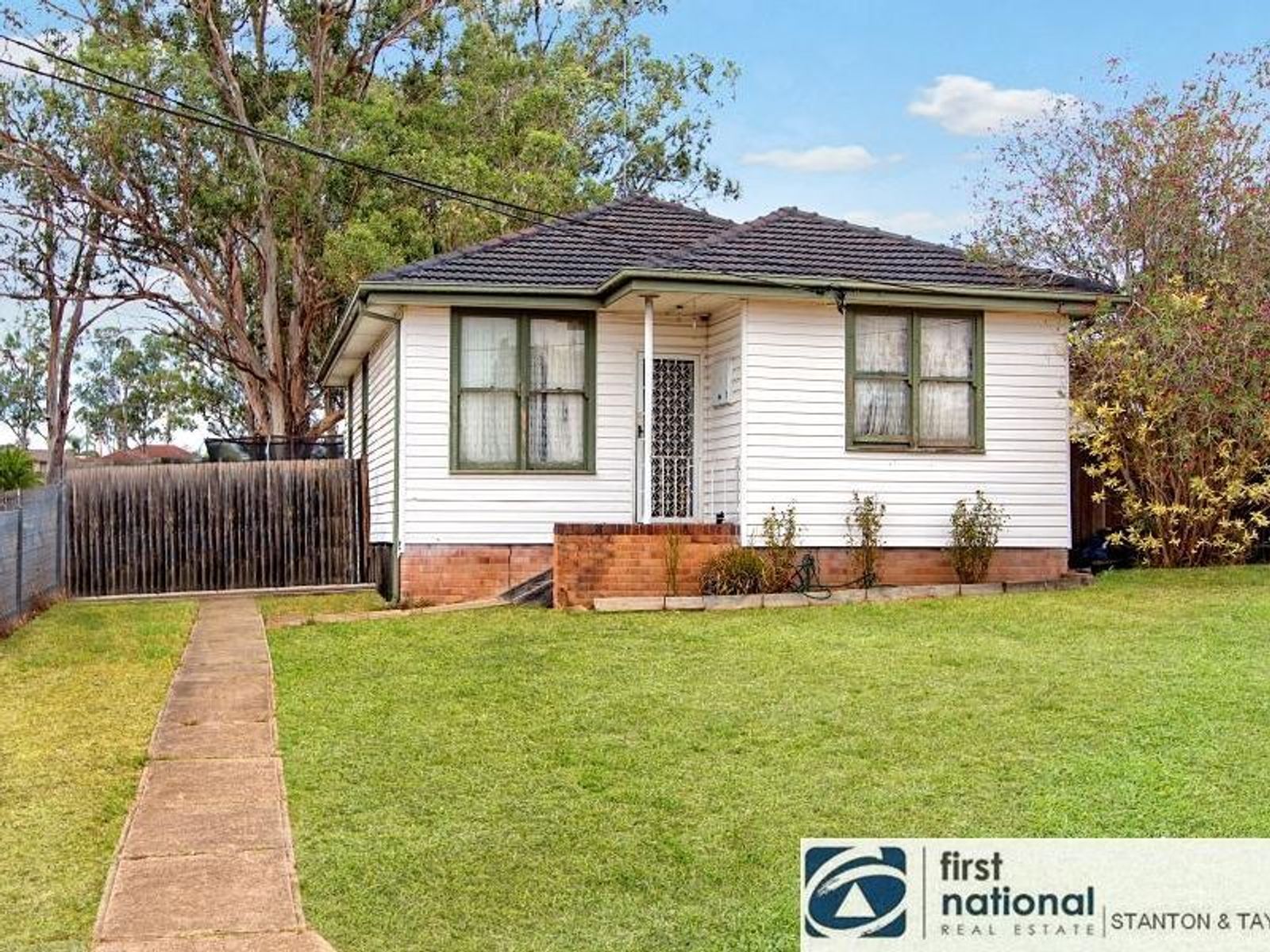 22 Fragar Road, South Penrith - Thumbnail 2