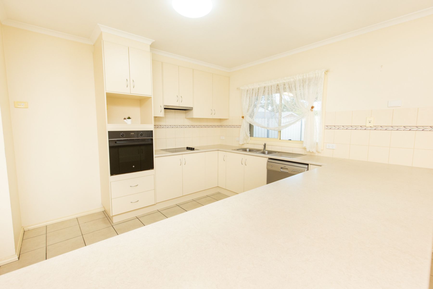 16 Belle Gardens Drive, Mildura - Thumbnail 2