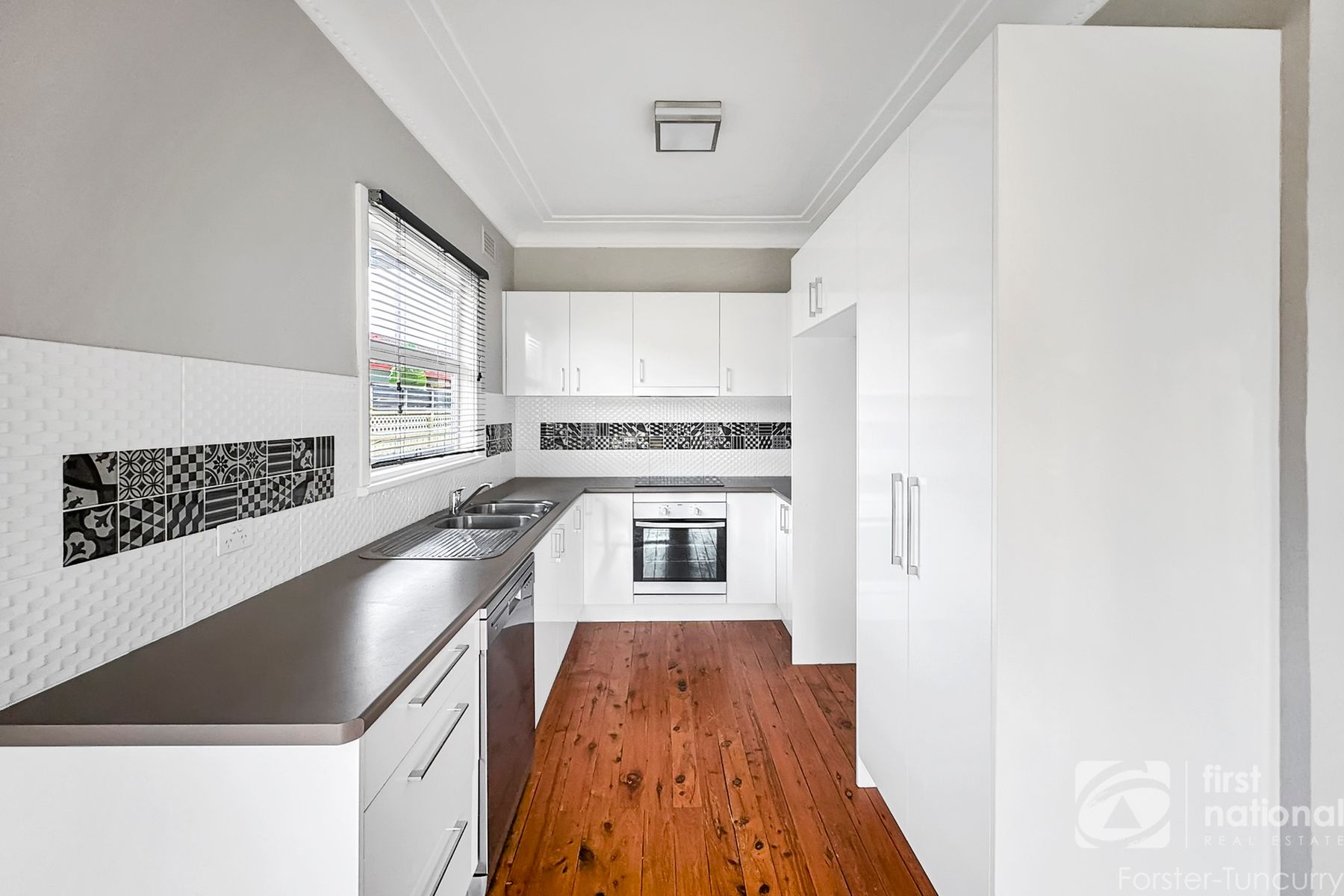 5 Elizabeth Street, Forster NSW 2428, Forster - Thumbnail 2