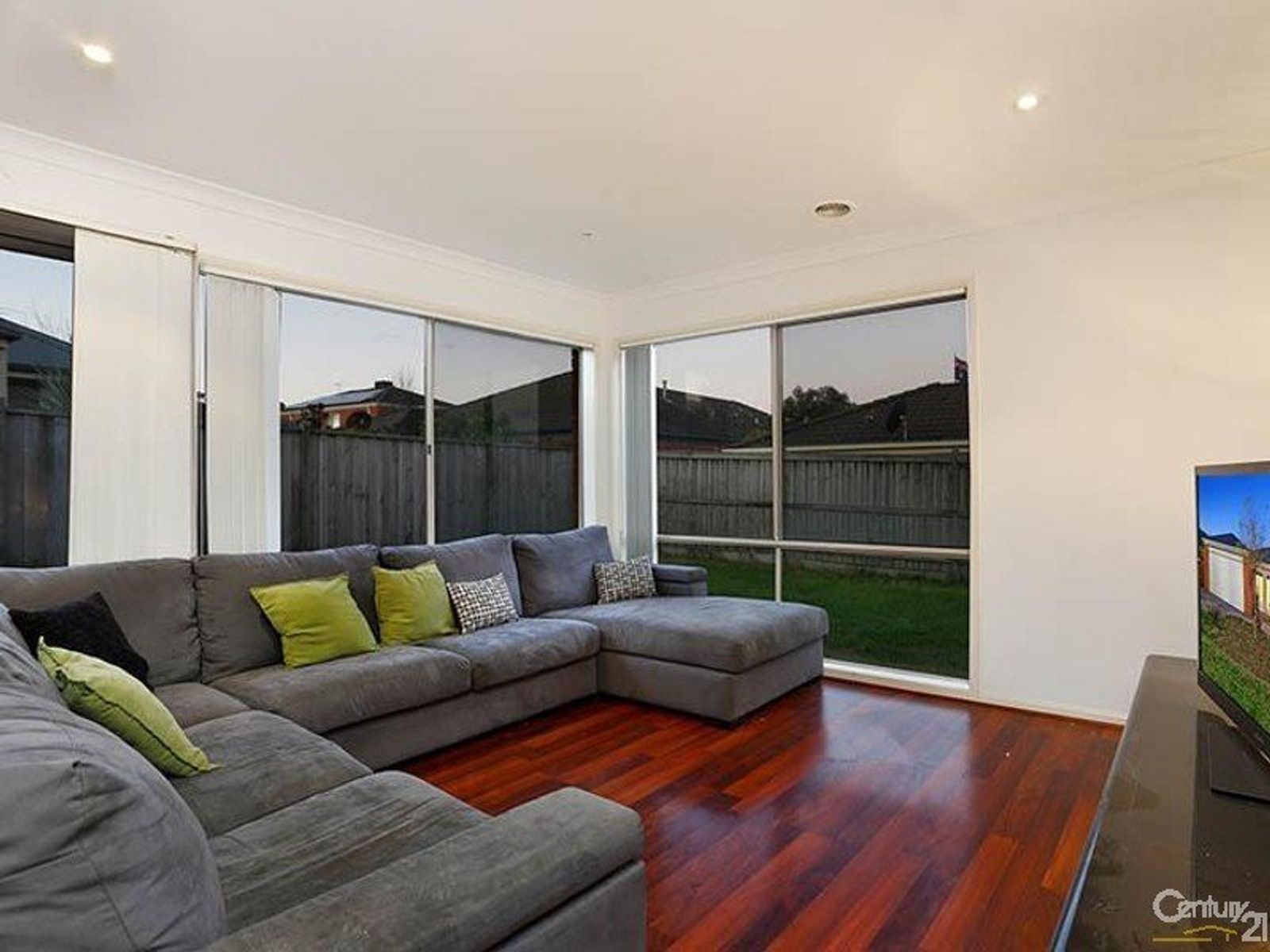 10 Canet Grove, Narre Warren South - Thumbnail 7
