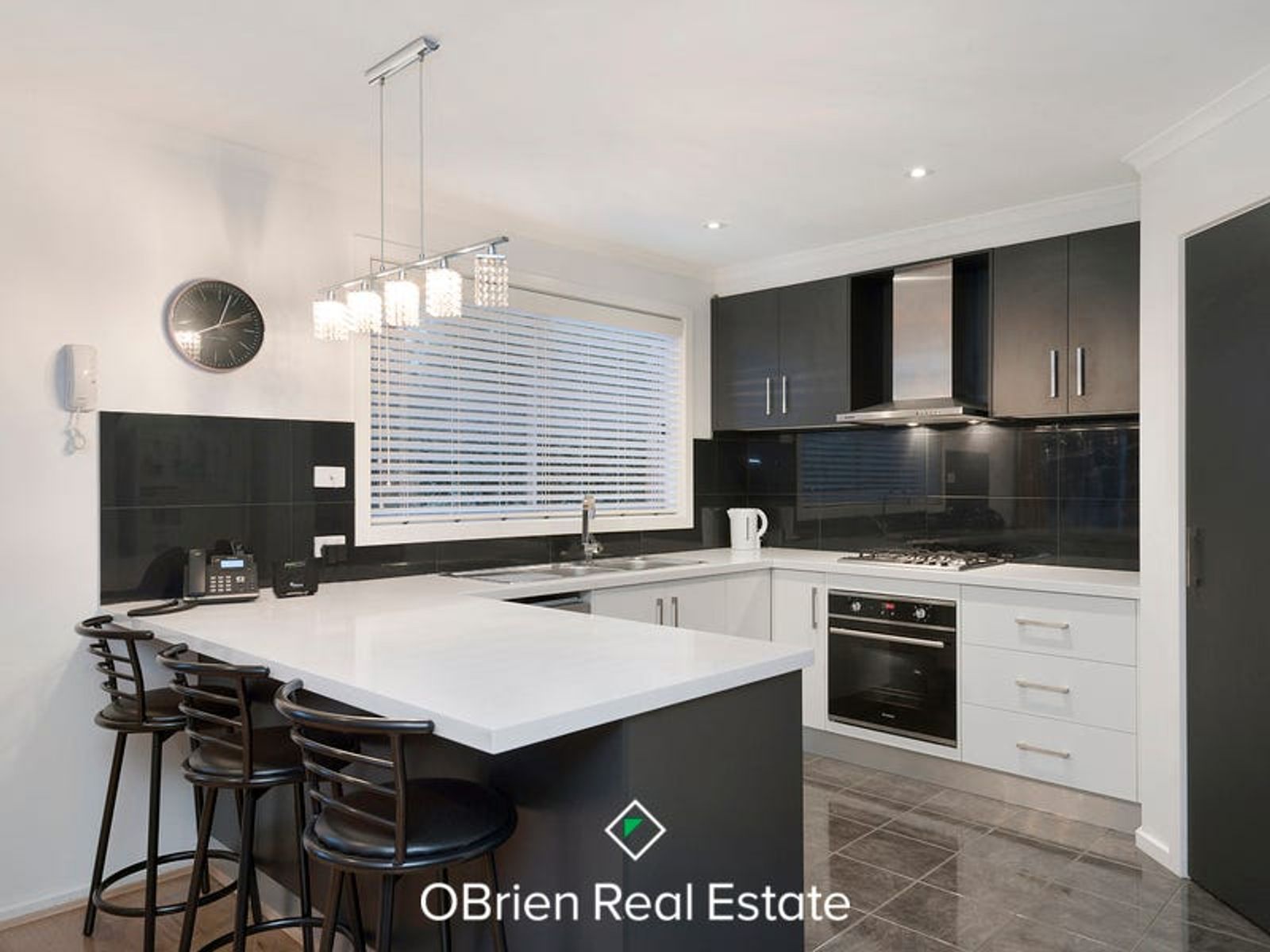 2/8 Kassan Gardens, Endeavour Hills, VIC 3802, Endeavour Hills - Thumbnail 2