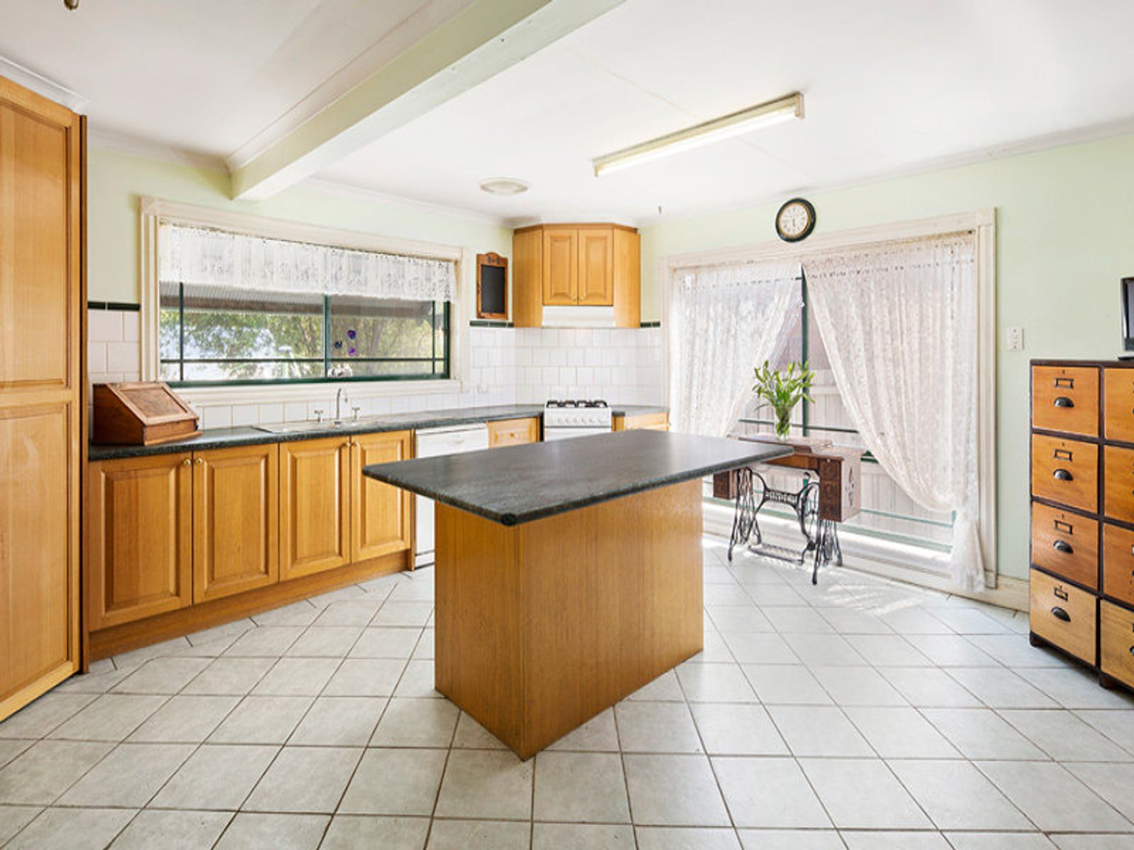 27 Norfolk Street, Moonee Ponds - Thumbnail 2