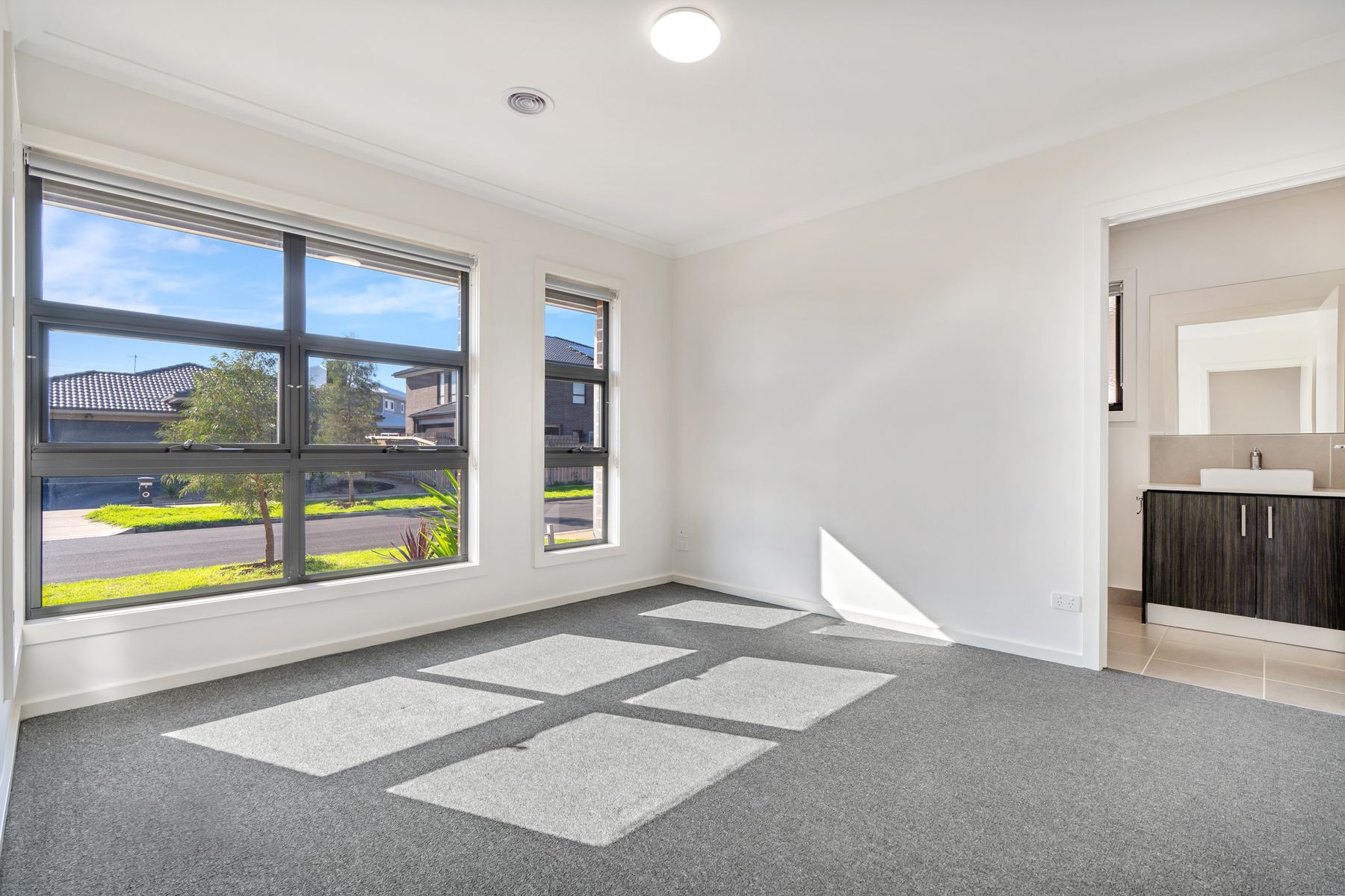 5 Isham Street, Point Cook, VIC 3030, Point Cook - Thumbnail 7