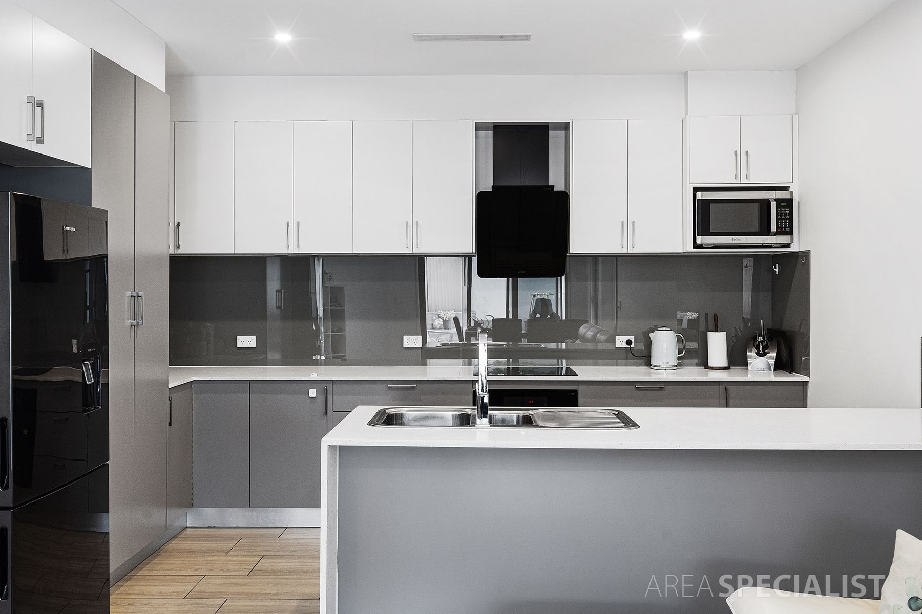 1/485A Pine Ridge Road, Runaway Bay, QLD 4216, Runaway Bay - Thumbnail 3