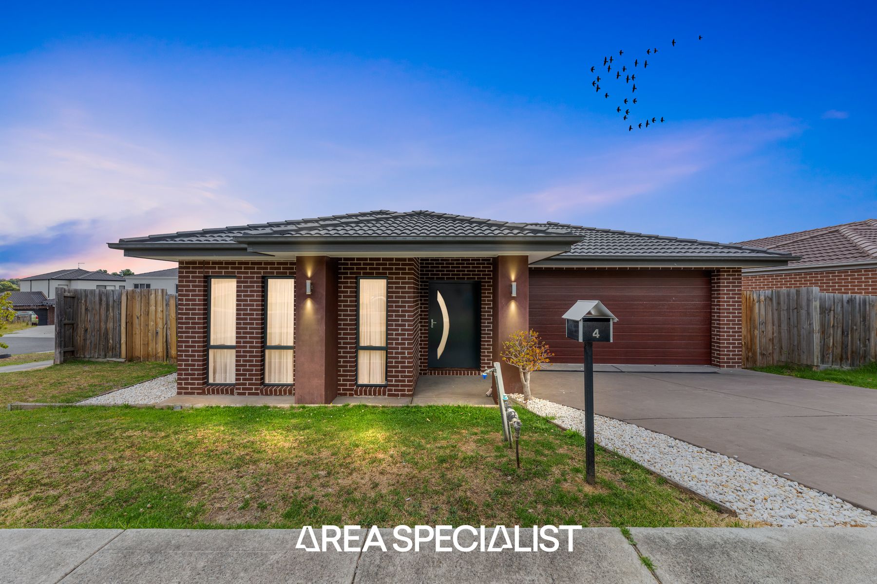 4 Kham Court, Pakenham, VIC 3810, Pakenham - Thumbnail 2