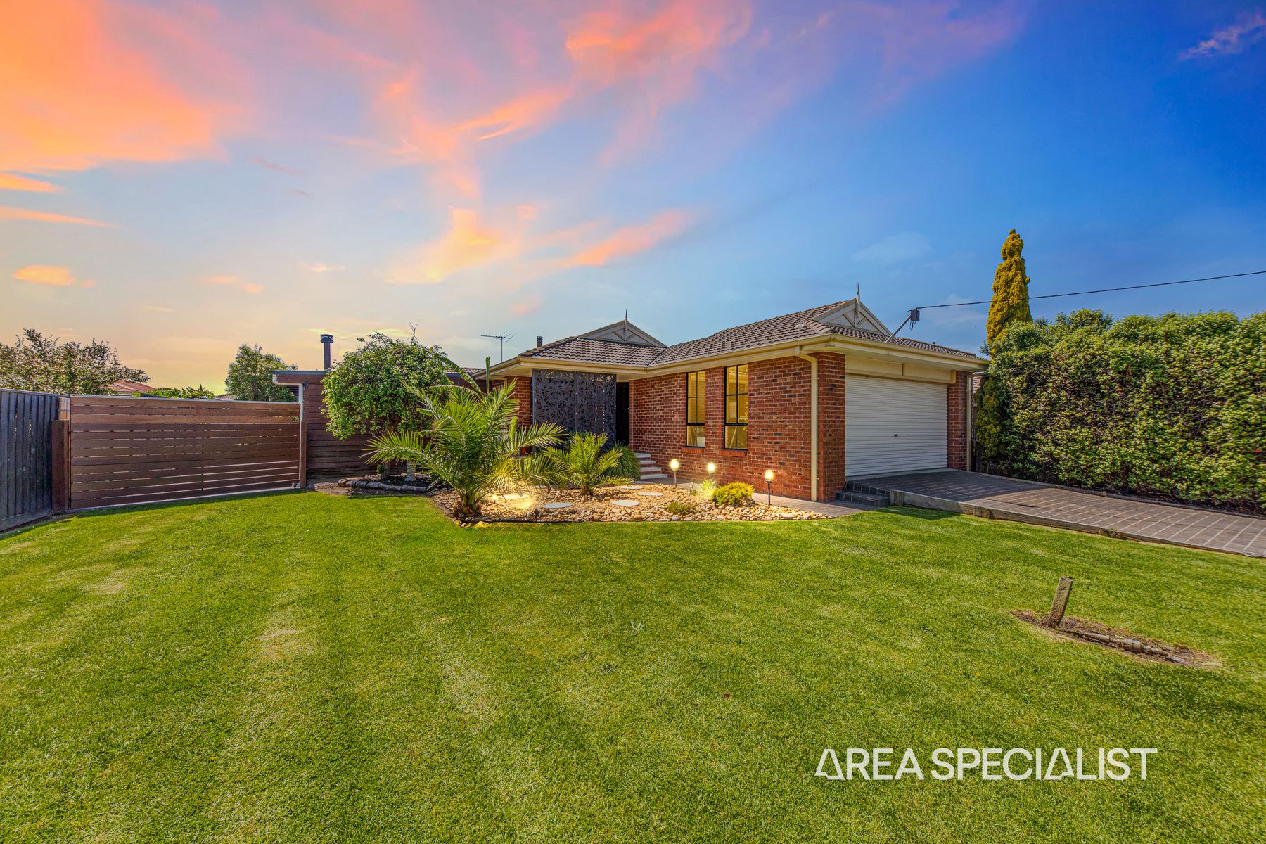 49 Sybella Avenue, Koo Wee Rup, VIC 3981, Koo Wee Rup - Thumbnail 2