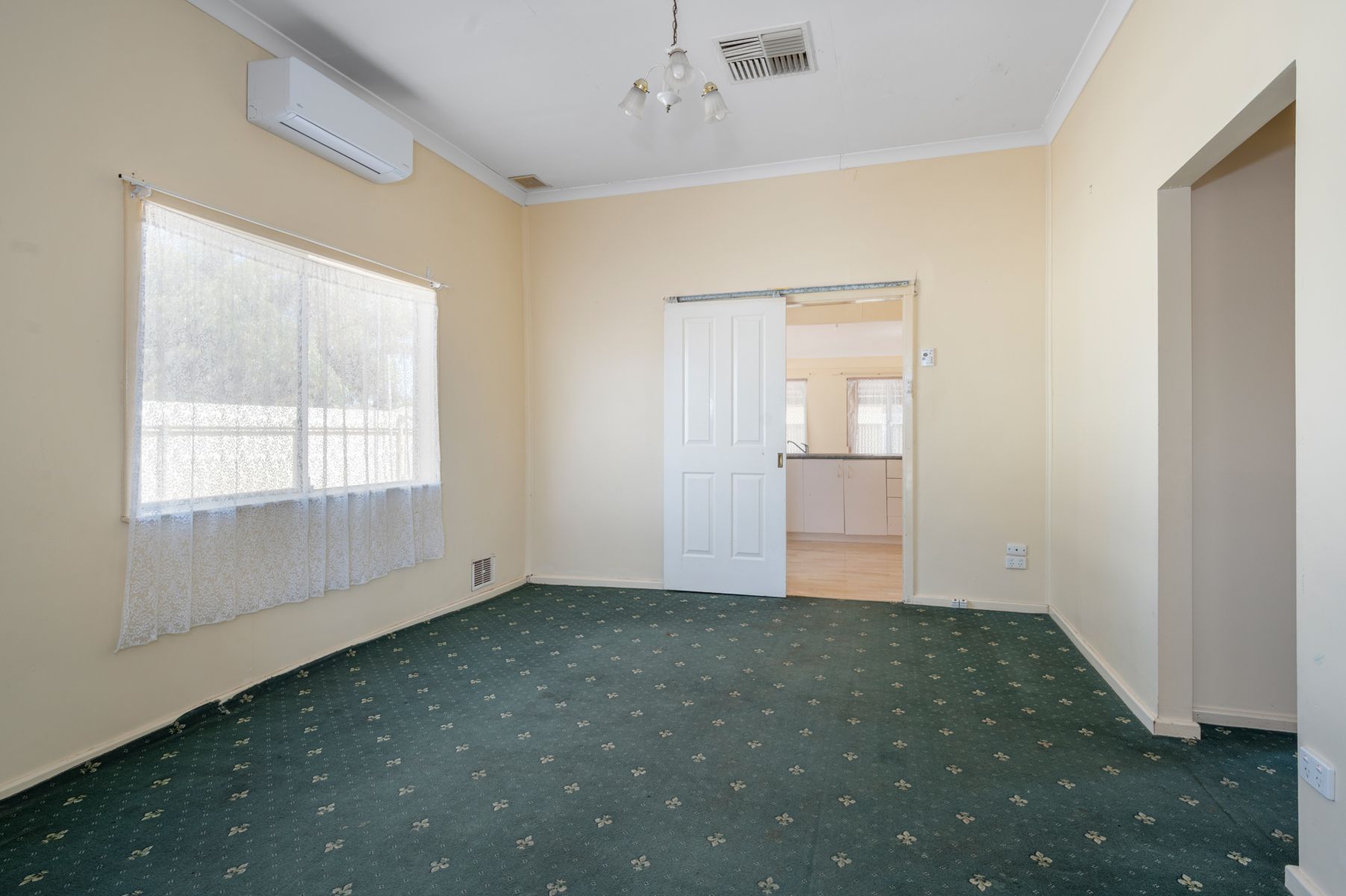215 Wittenoom Street, Victory Heights WA 6432, Victory Heights - Thumbnail 4