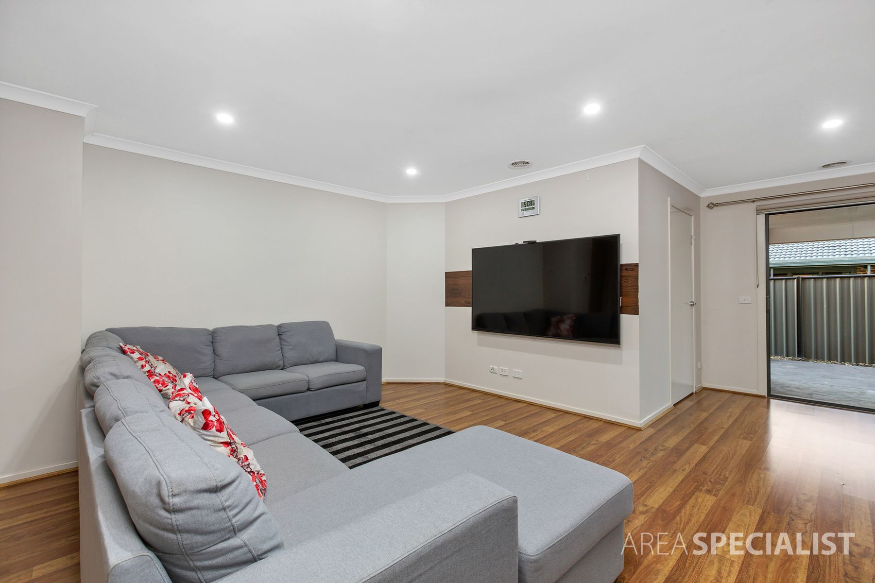 22 Calabrese Circuit, Clyde North, VIC 3978, Clyde North - Thumbnail 8