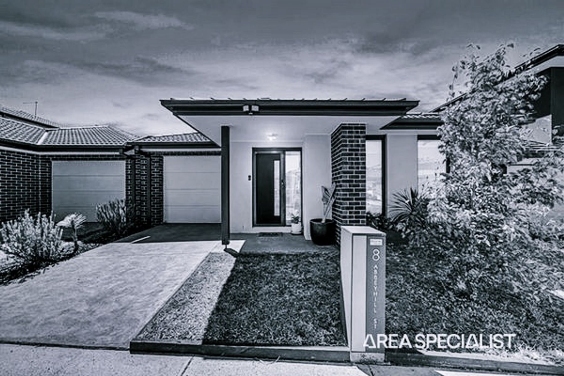 8 Abbeyhill Street, Clyde